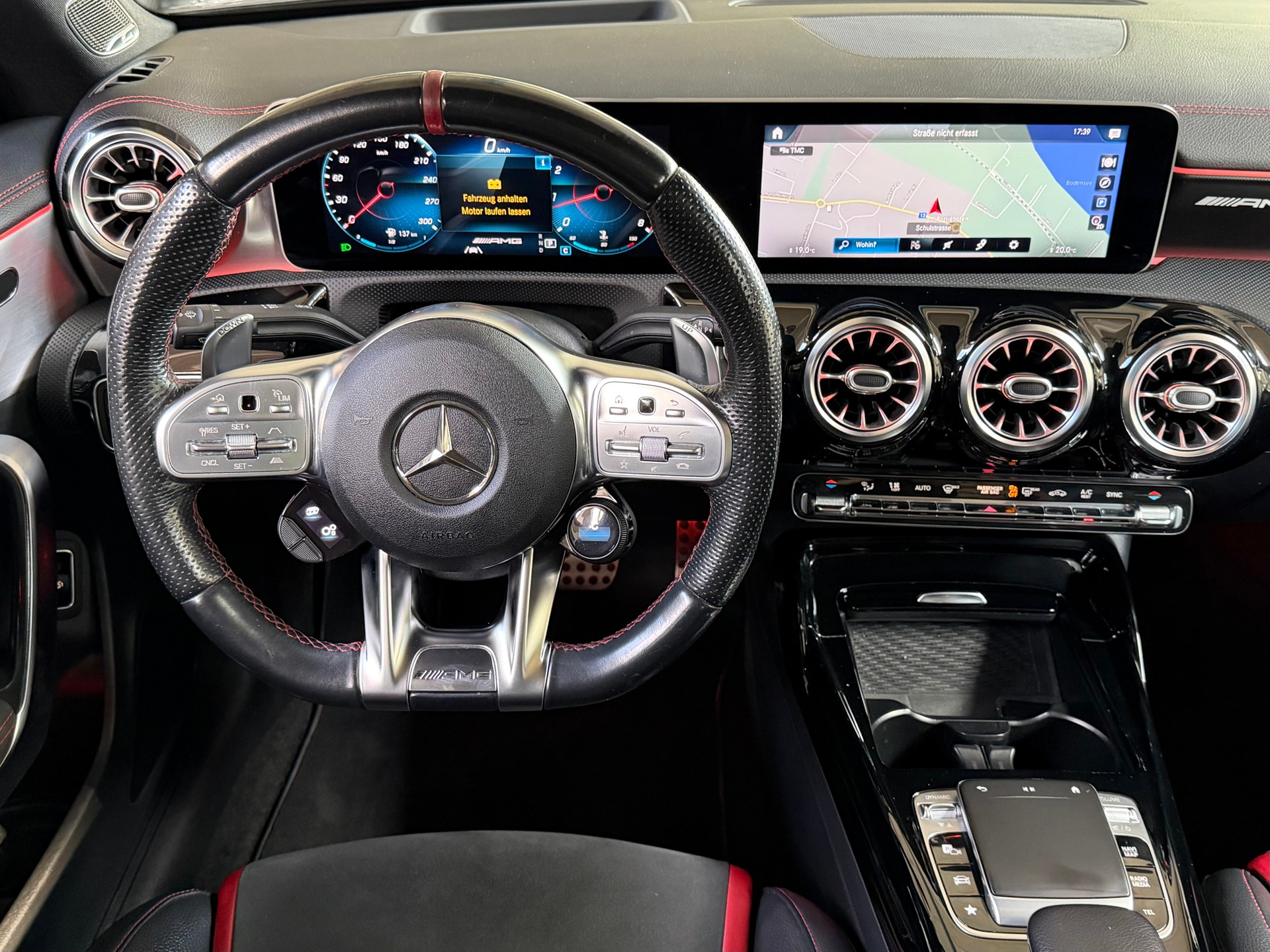 MERCEDES-BENZ CLA 45 S AMG 4Matic+ / 8G-DCT / Limousine-showroom-element-2