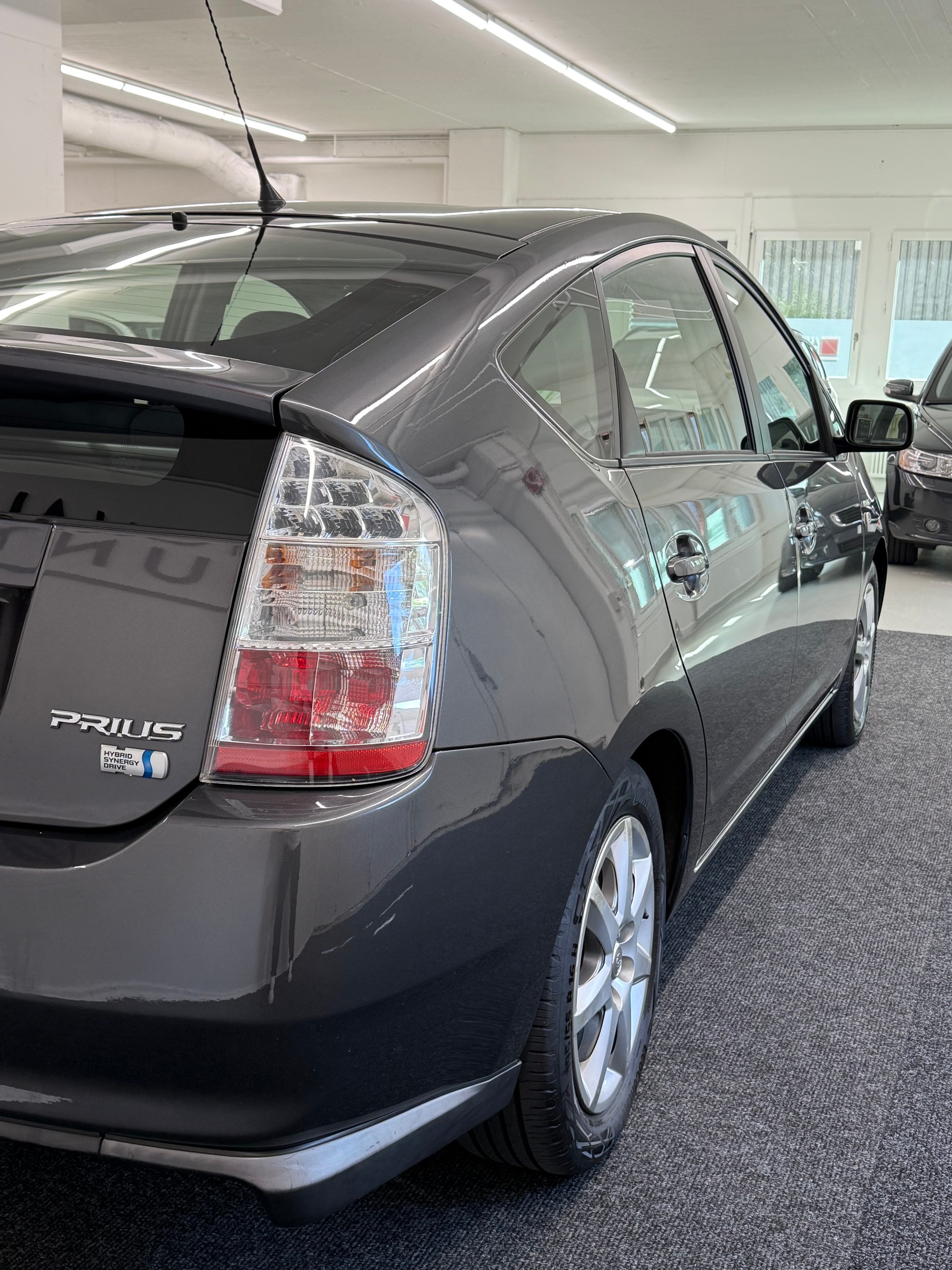 TOYOTA Prius 1.5 16V Hybrid-image-4