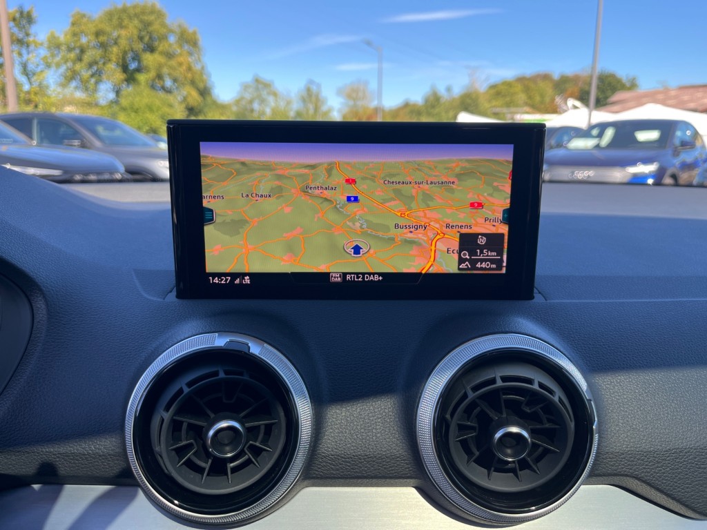 AUDI Q2 40 TFSI S line quattro S-tronic-image-19