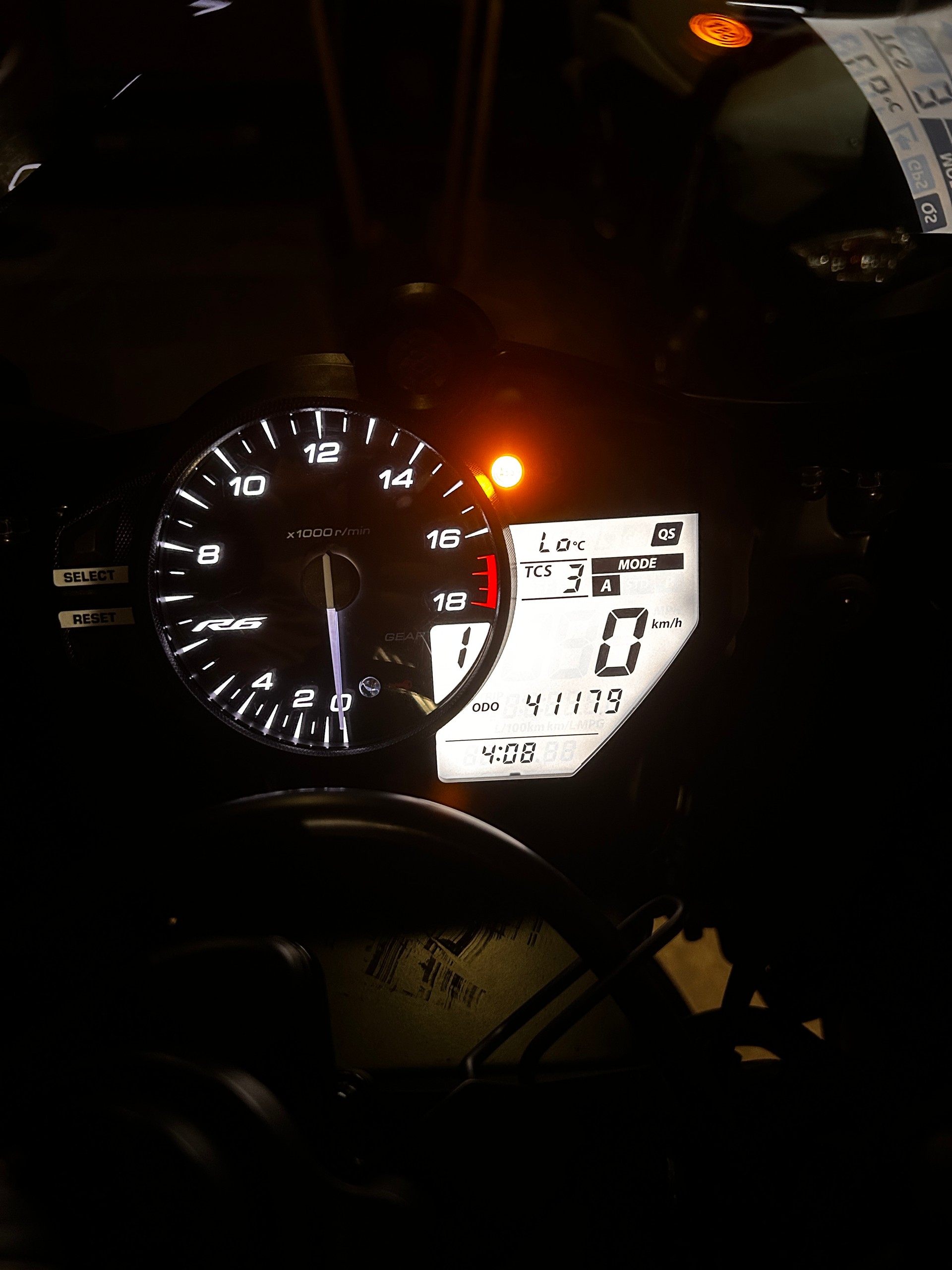YAMAHA YZF-R6-image-4