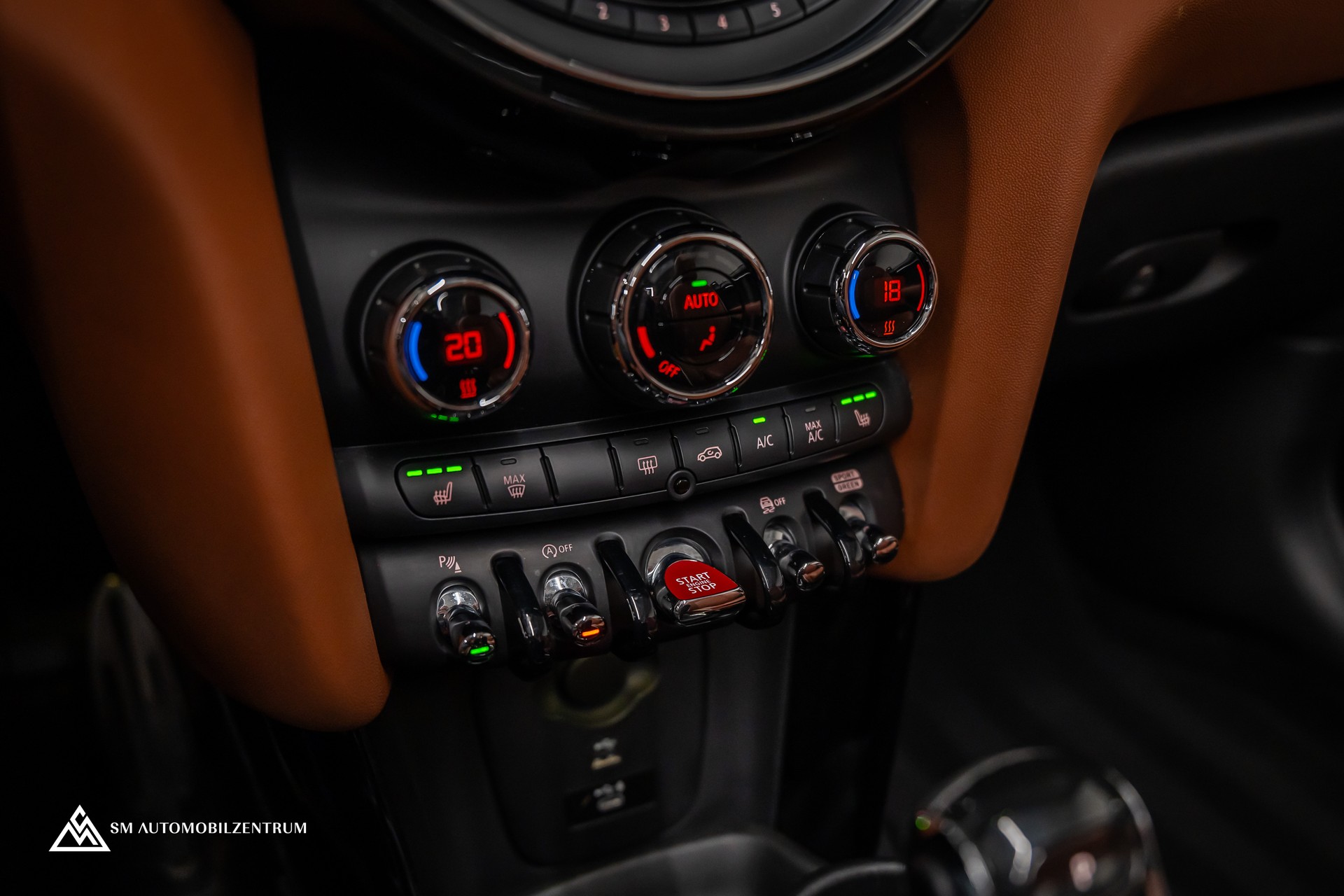 MINI Cabrio F57 2.0i John Cooper Works SAG / CH / Chili / Head-Up / Rückfahrkamera / Harman&Kardon-image-23