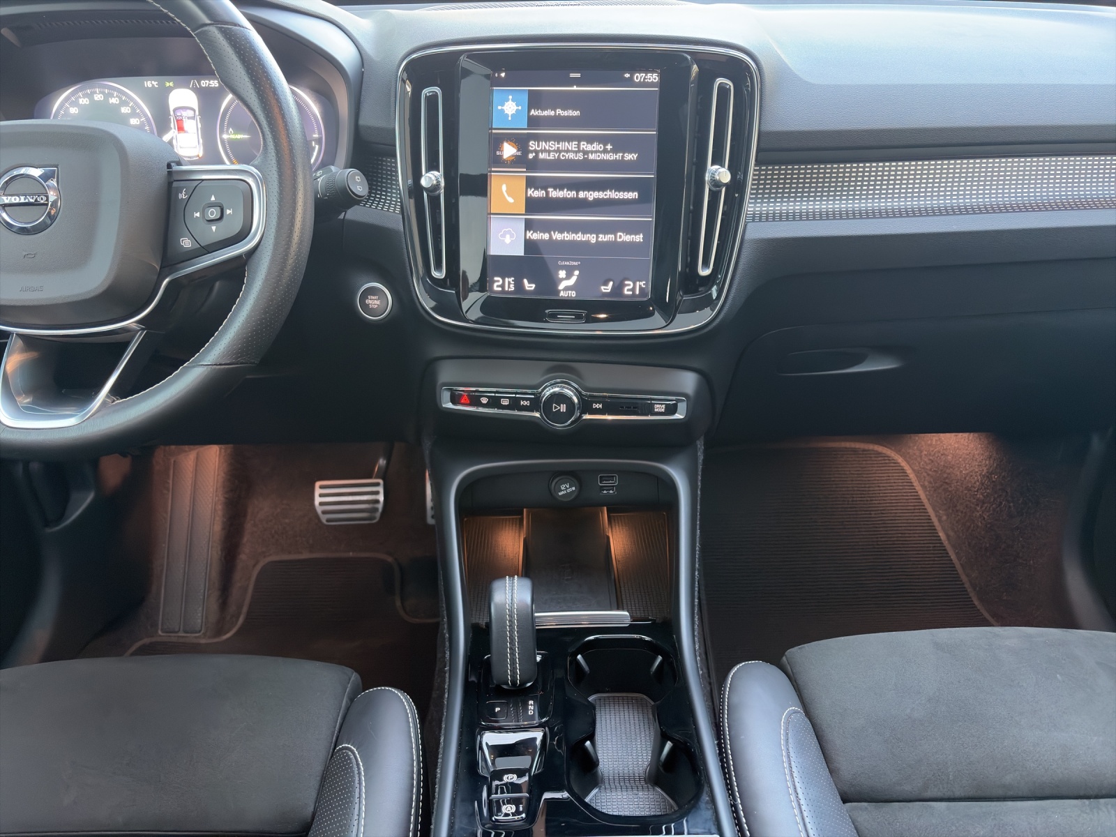 VOLVO XC40 1.5 T5 PiH R-Design-image-8