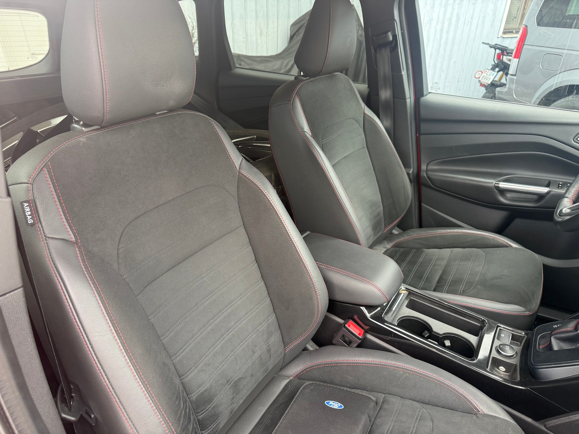 FORD Kuga 2.0 TDCi ST Line High 4WD PowerShift-image-10