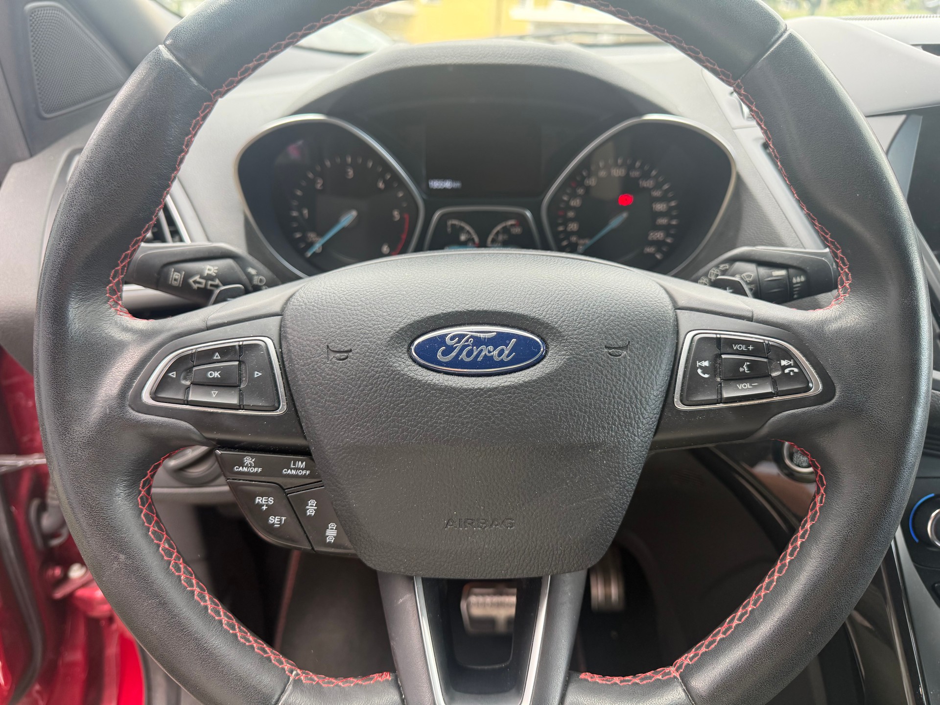 FORD Kuga 2.0 TDCi ST Line High 4WD PowerShift-image-15