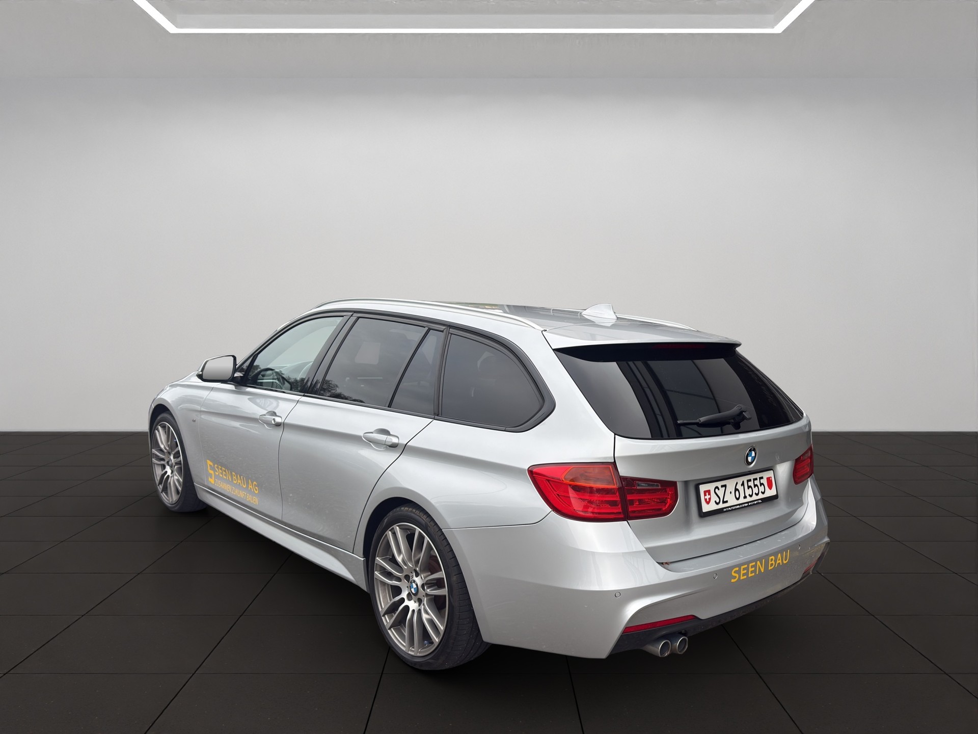 BMW 330d xDrive Touring Steptronic-showroom-element-1