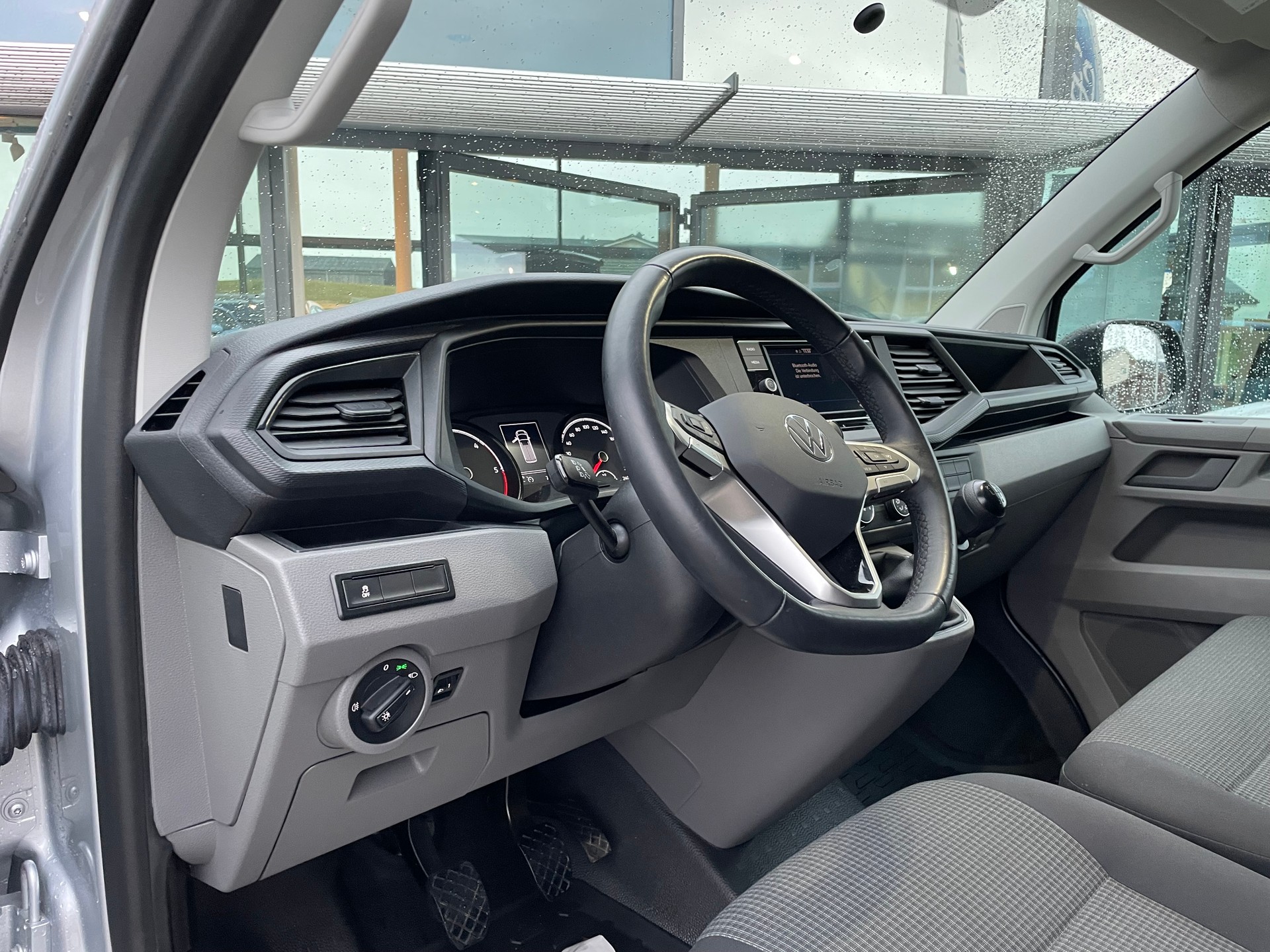 VW T6.1 2.0 TDI-image-9