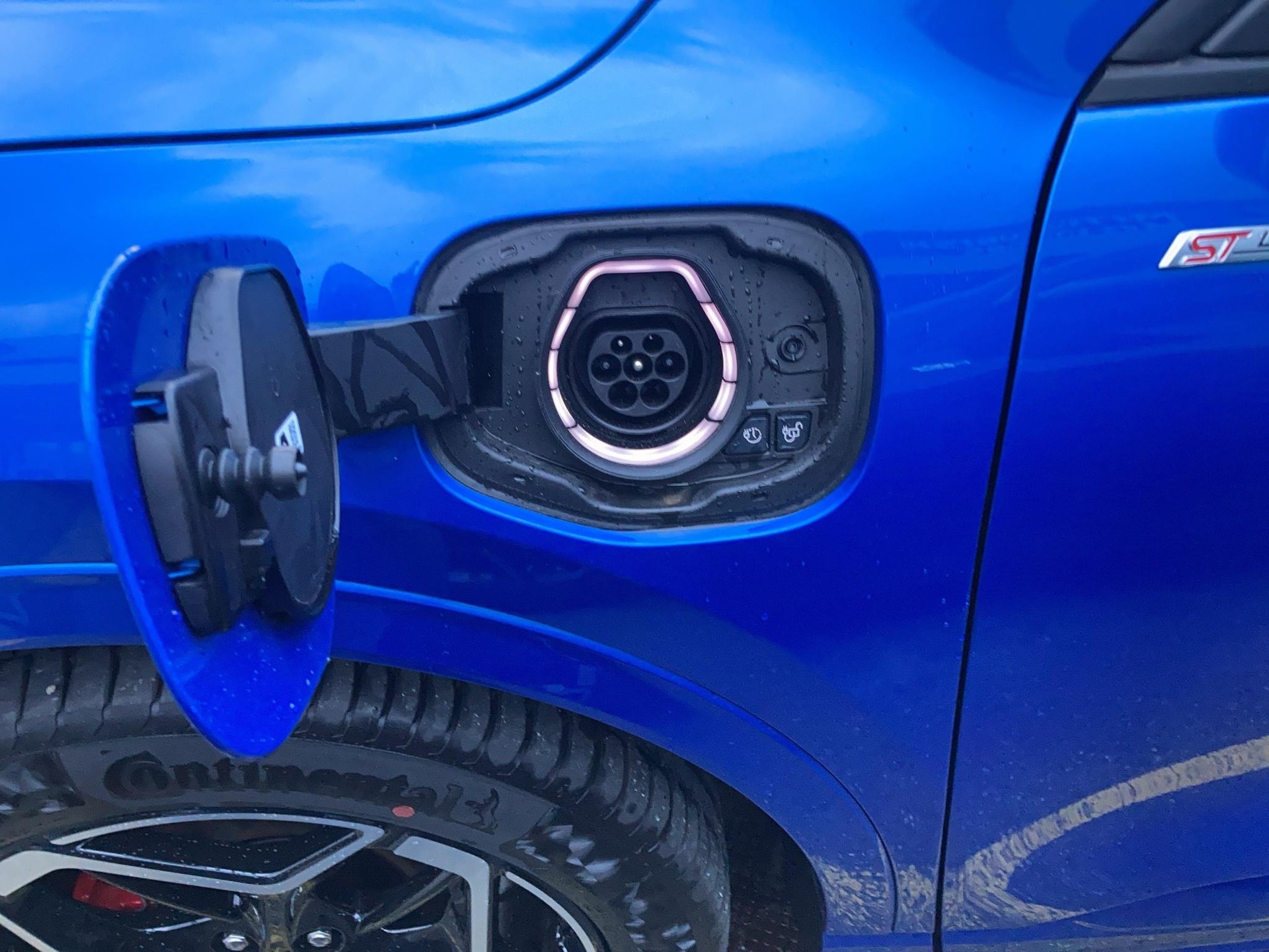 FORD Kuga 2.5 Plug-in Hybrid ST-Line X-image-10