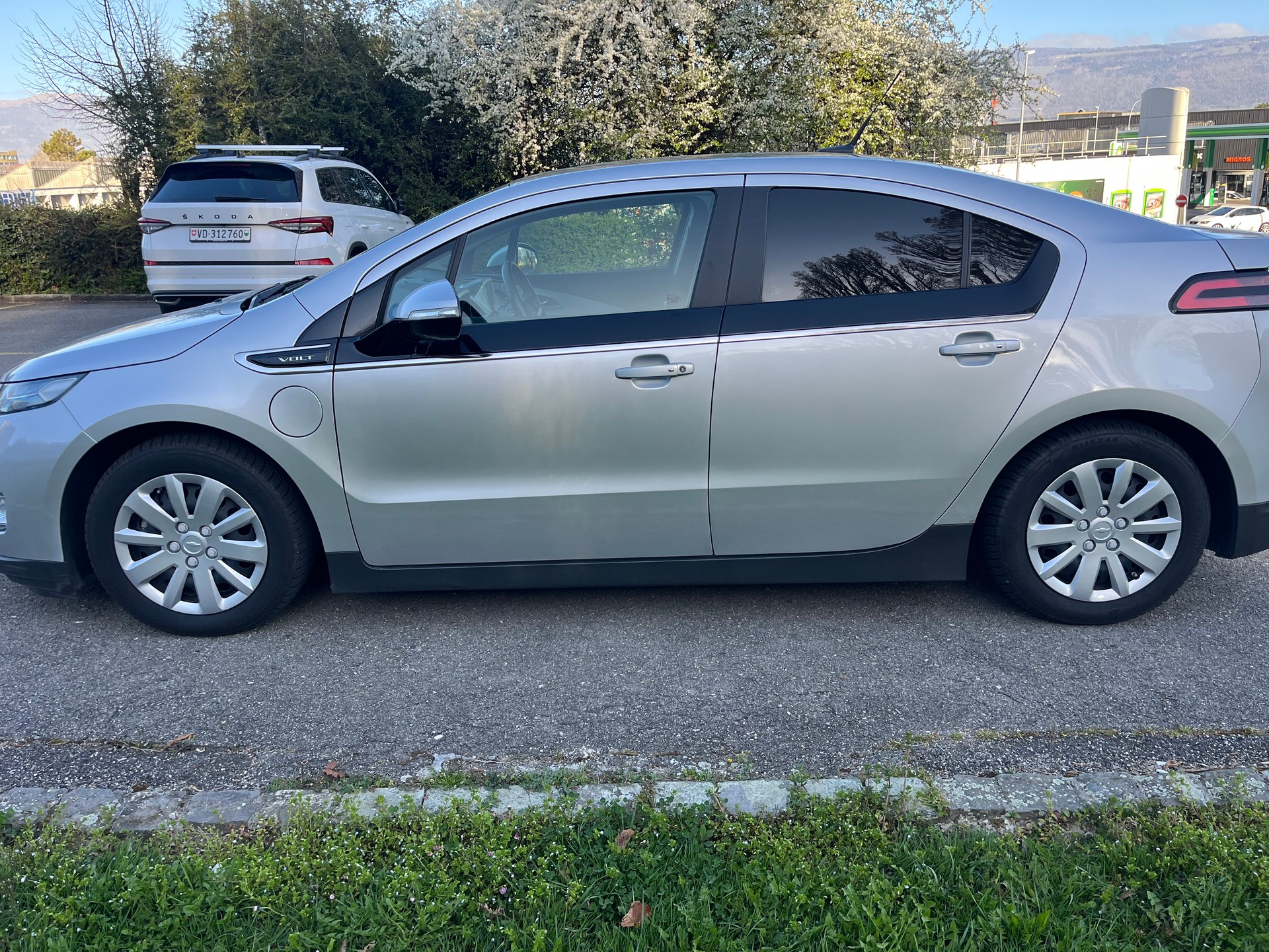 CHEVROLET Volt E-image-5