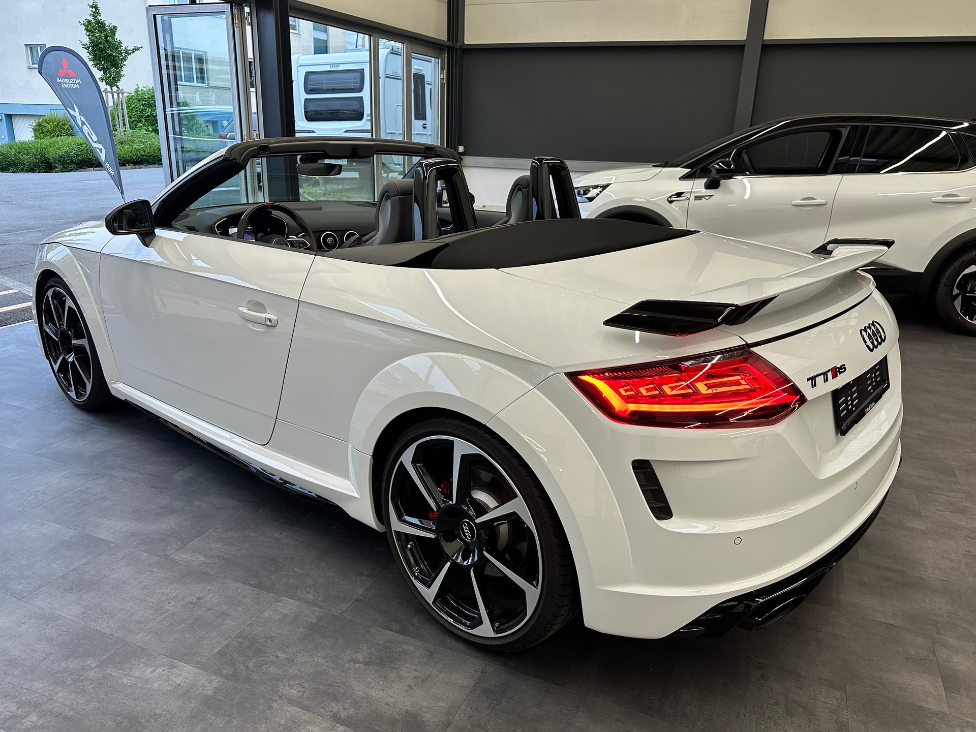 AUDI TT Roadster TTRS S-tronic-image-4