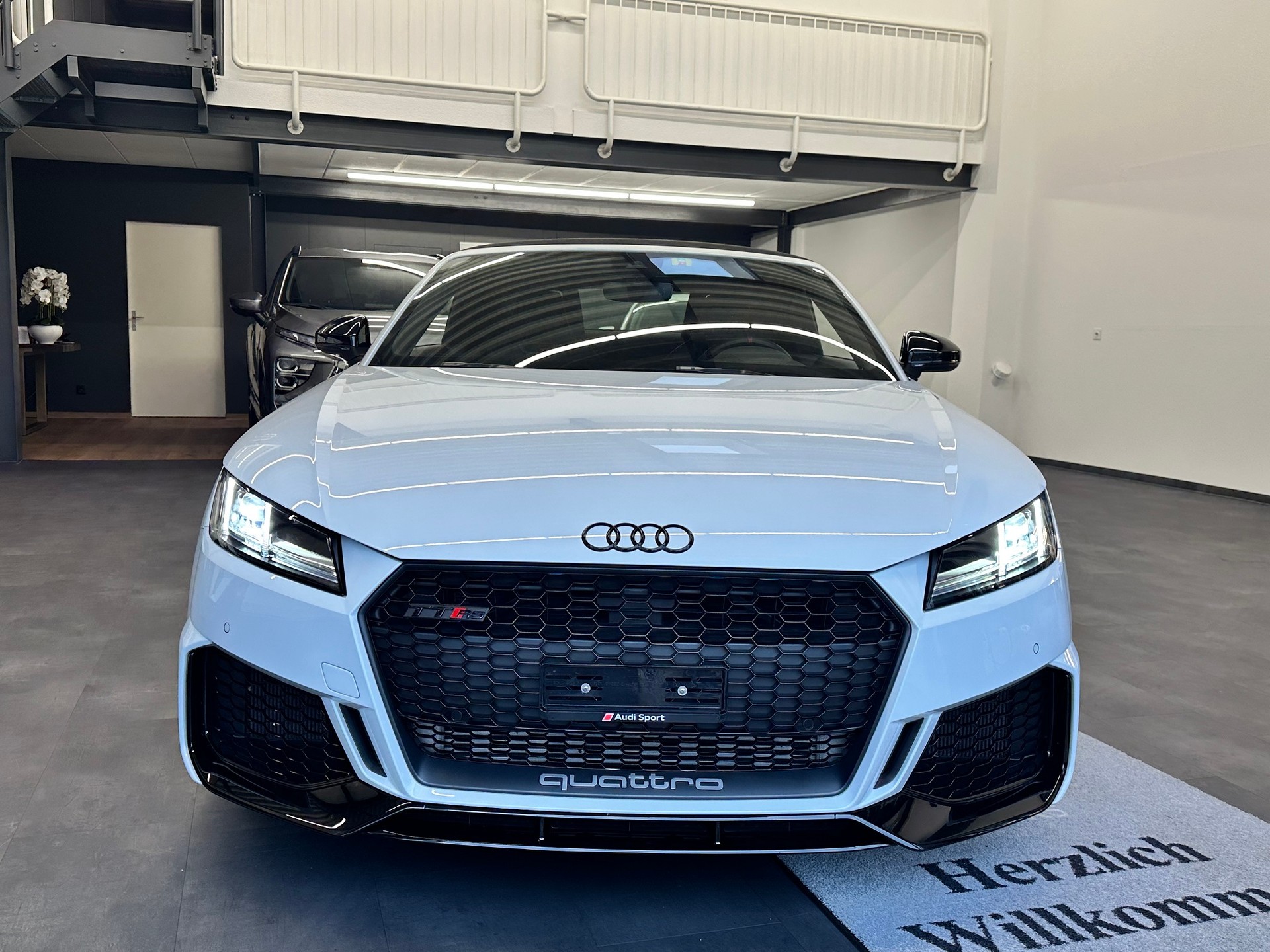AUDI TT Roadster TTRS S-tronic-image-8
