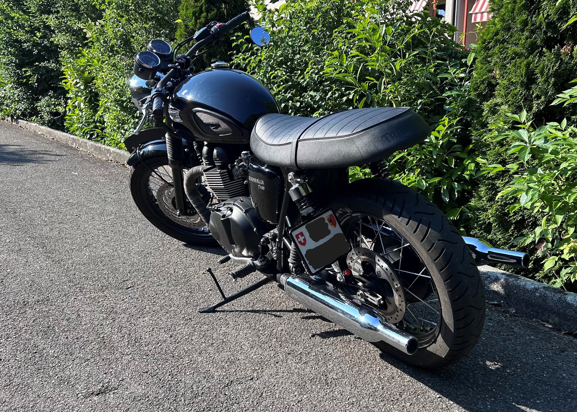 TRIUMPH Bonneville 900 i T 100-image-4