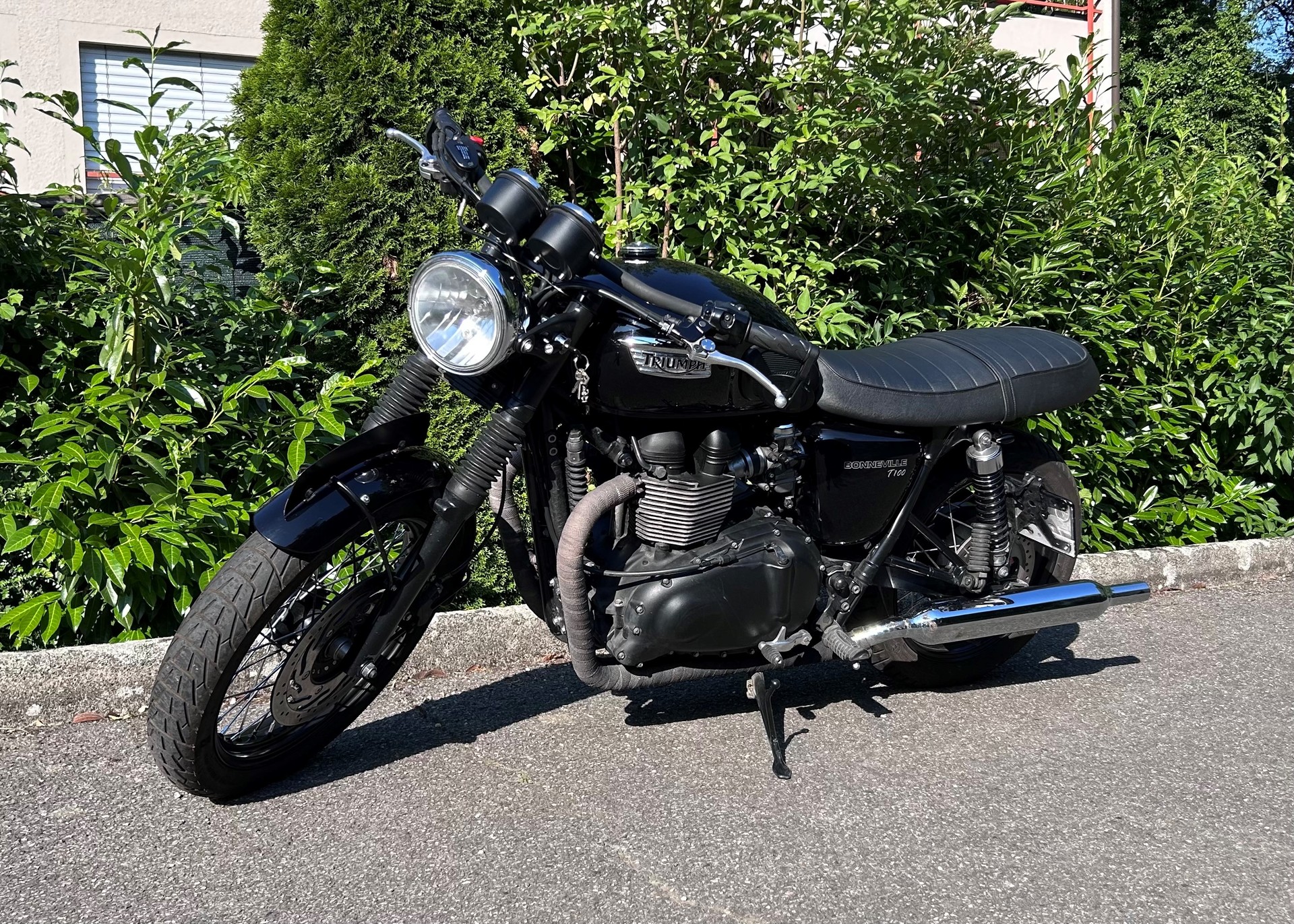 TRIUMPH Bonneville 900 i T 100