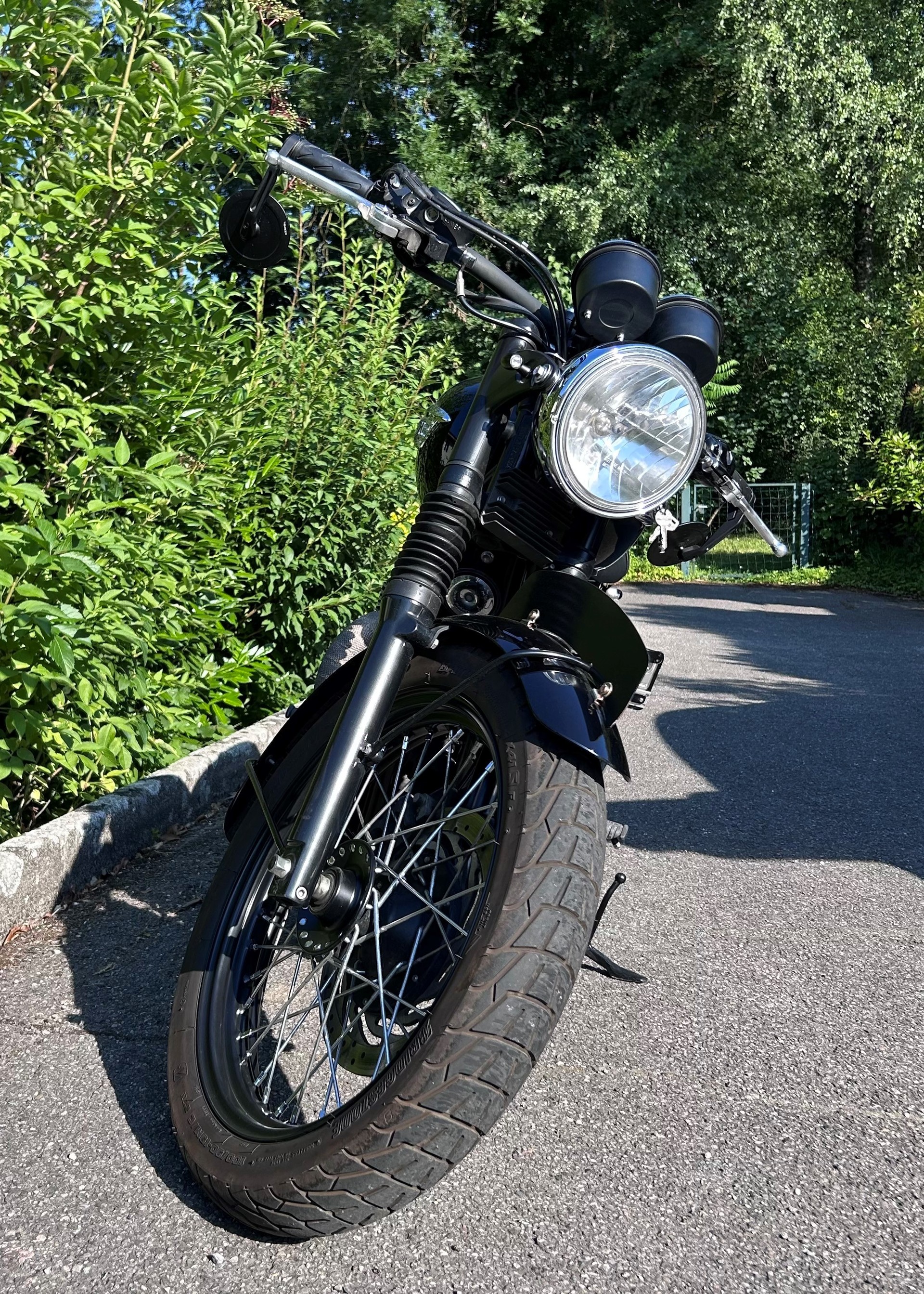 TRIUMPH Bonneville 900 i T 100-image-1