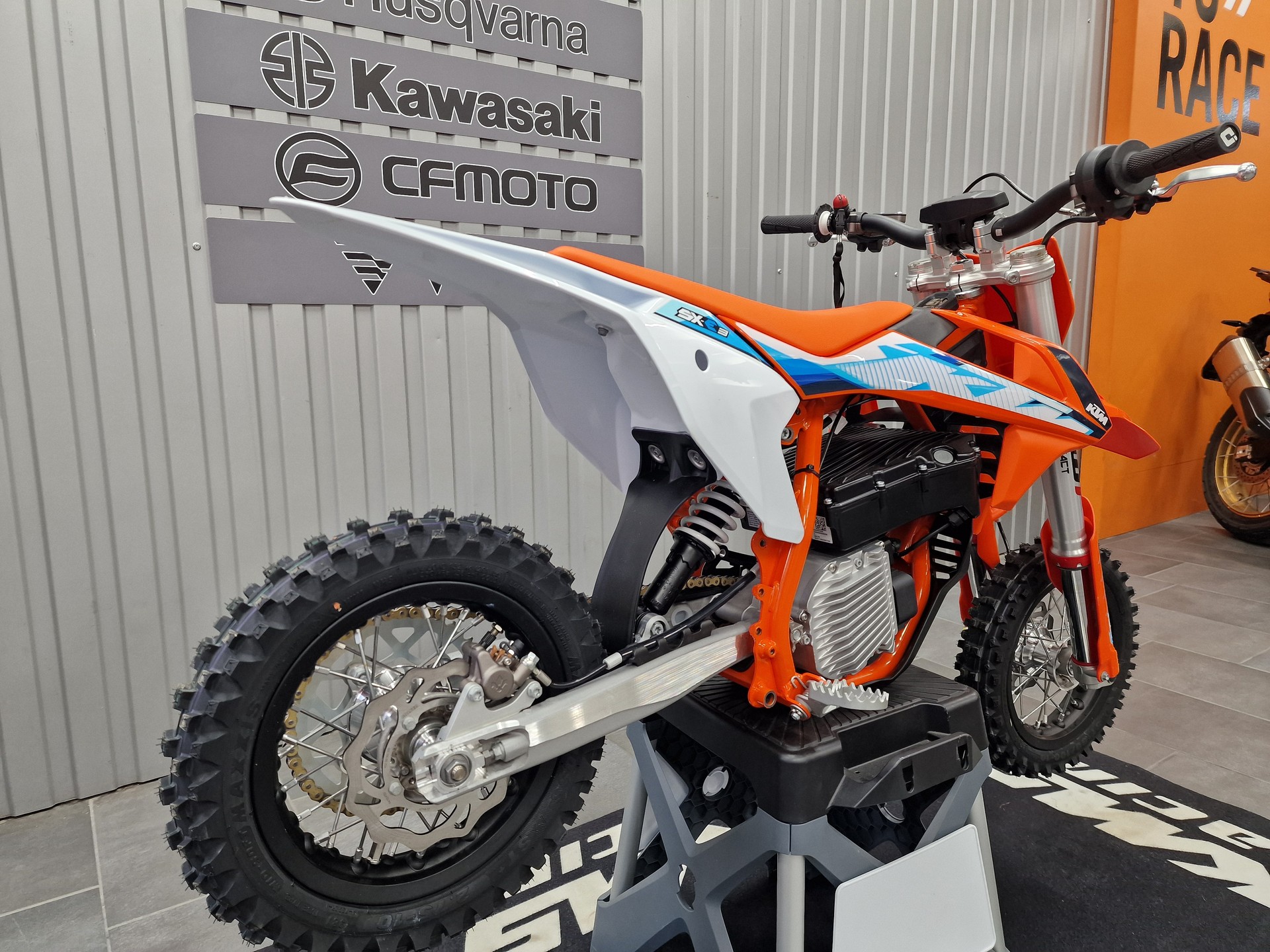 KTM SX-E 3-showroom-element-2