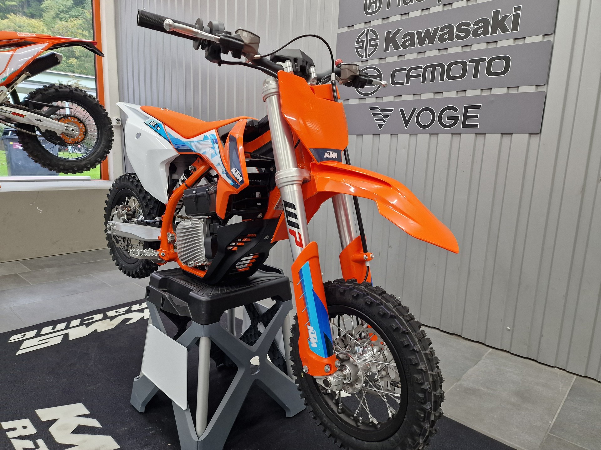 KTM SX-E 3-showroom-element-1