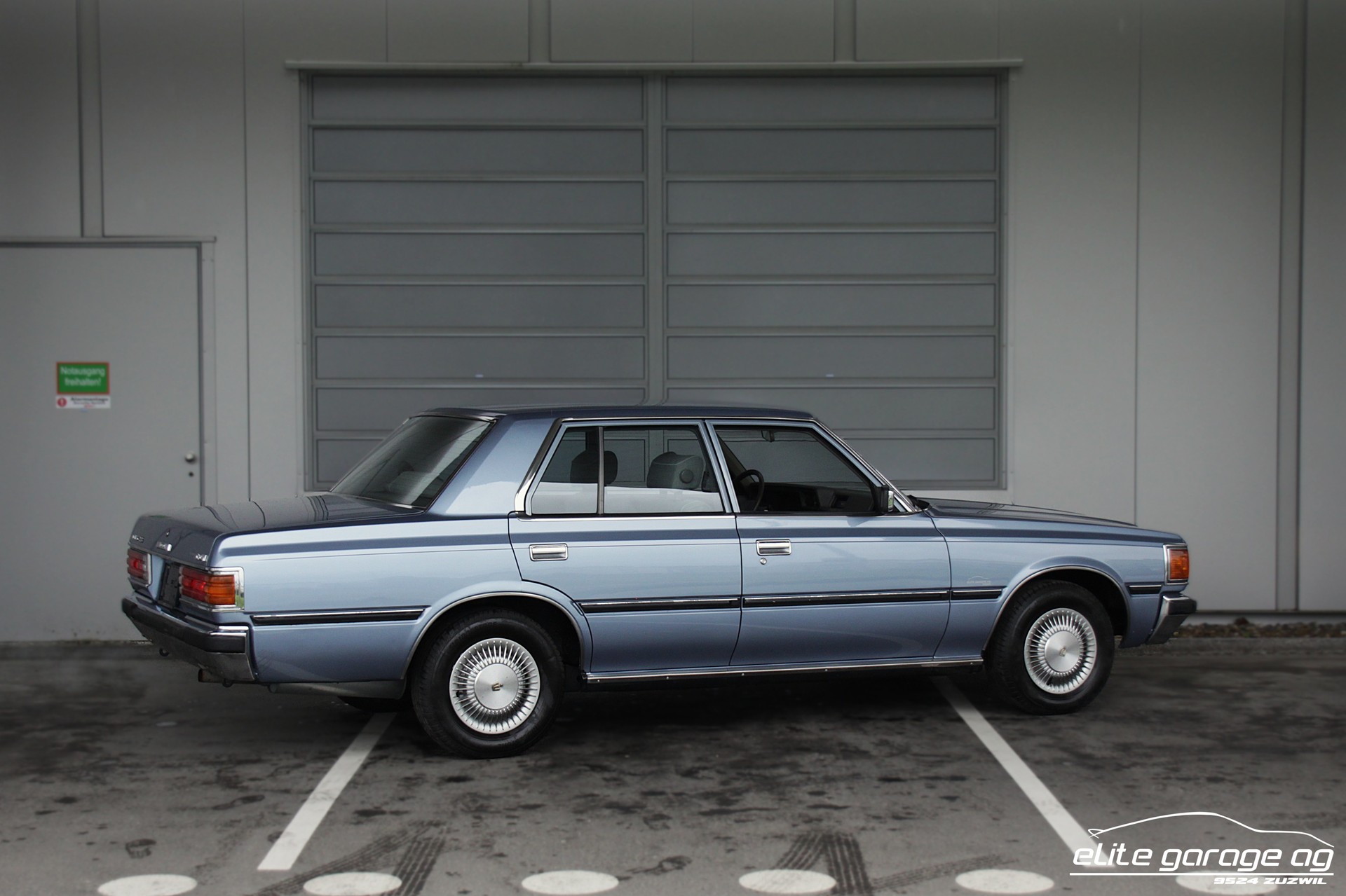 TOYOTA Crown 2800i DL-image-4