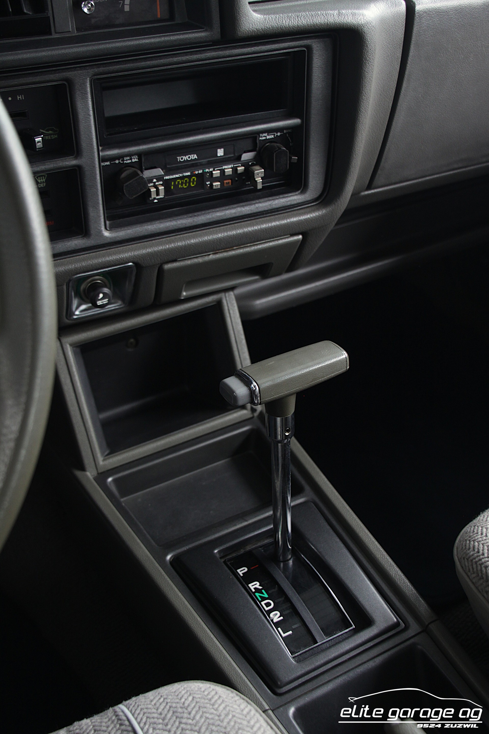 TOYOTA Crown 2800i DL-image-15