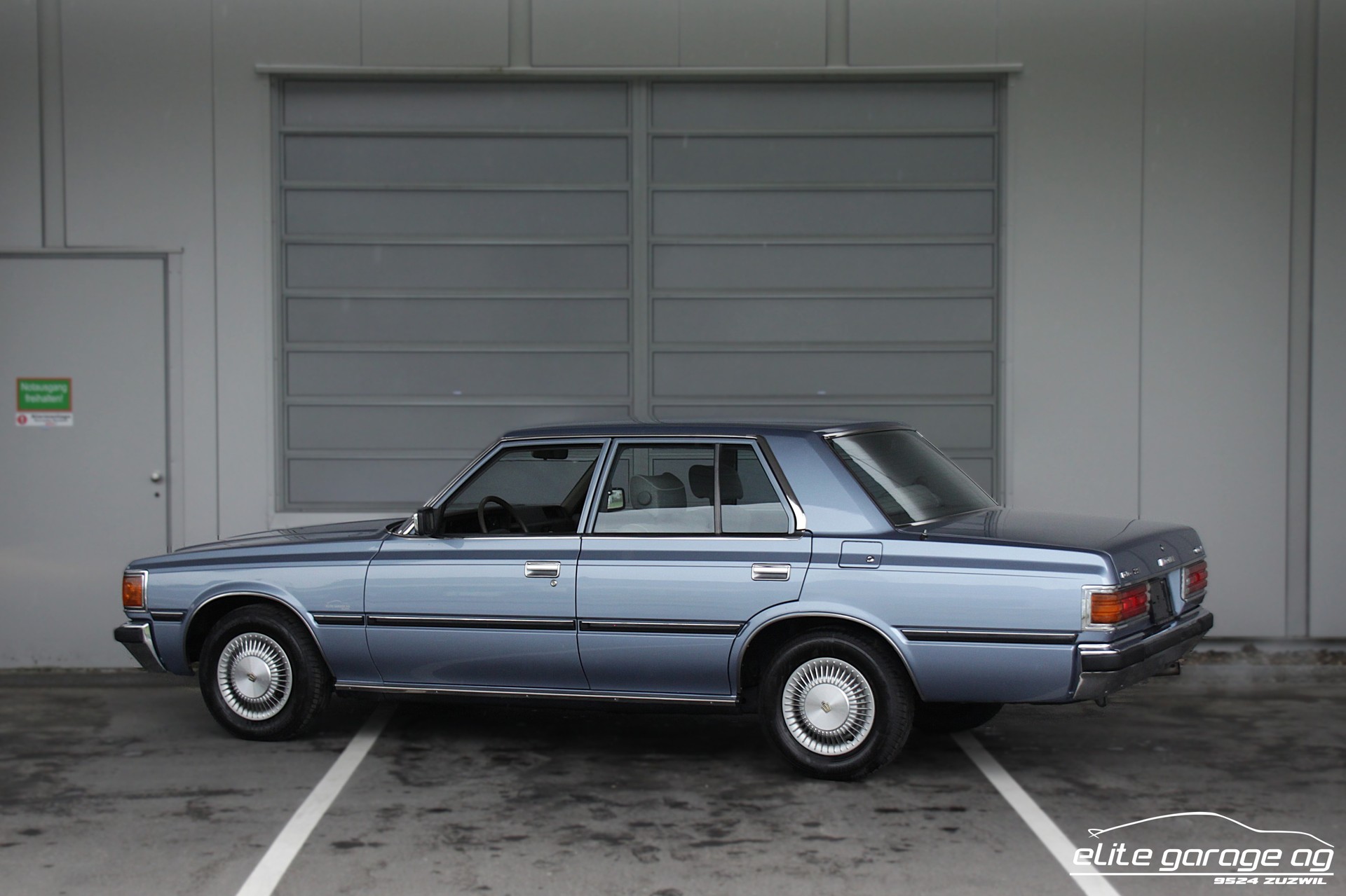 TOYOTA Crown 2800i DL-image-2