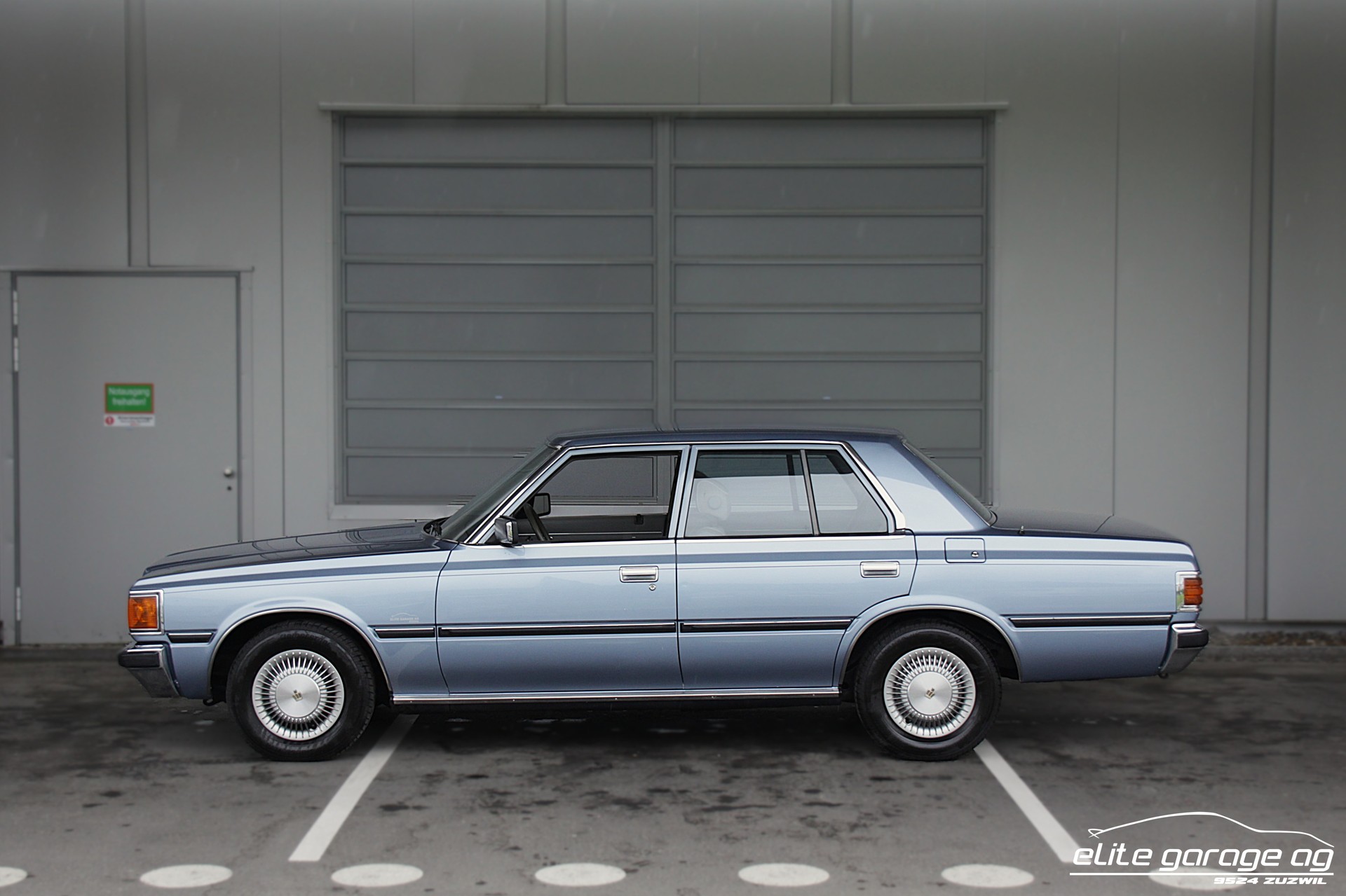 TOYOTA Crown 2800i DL-image-1