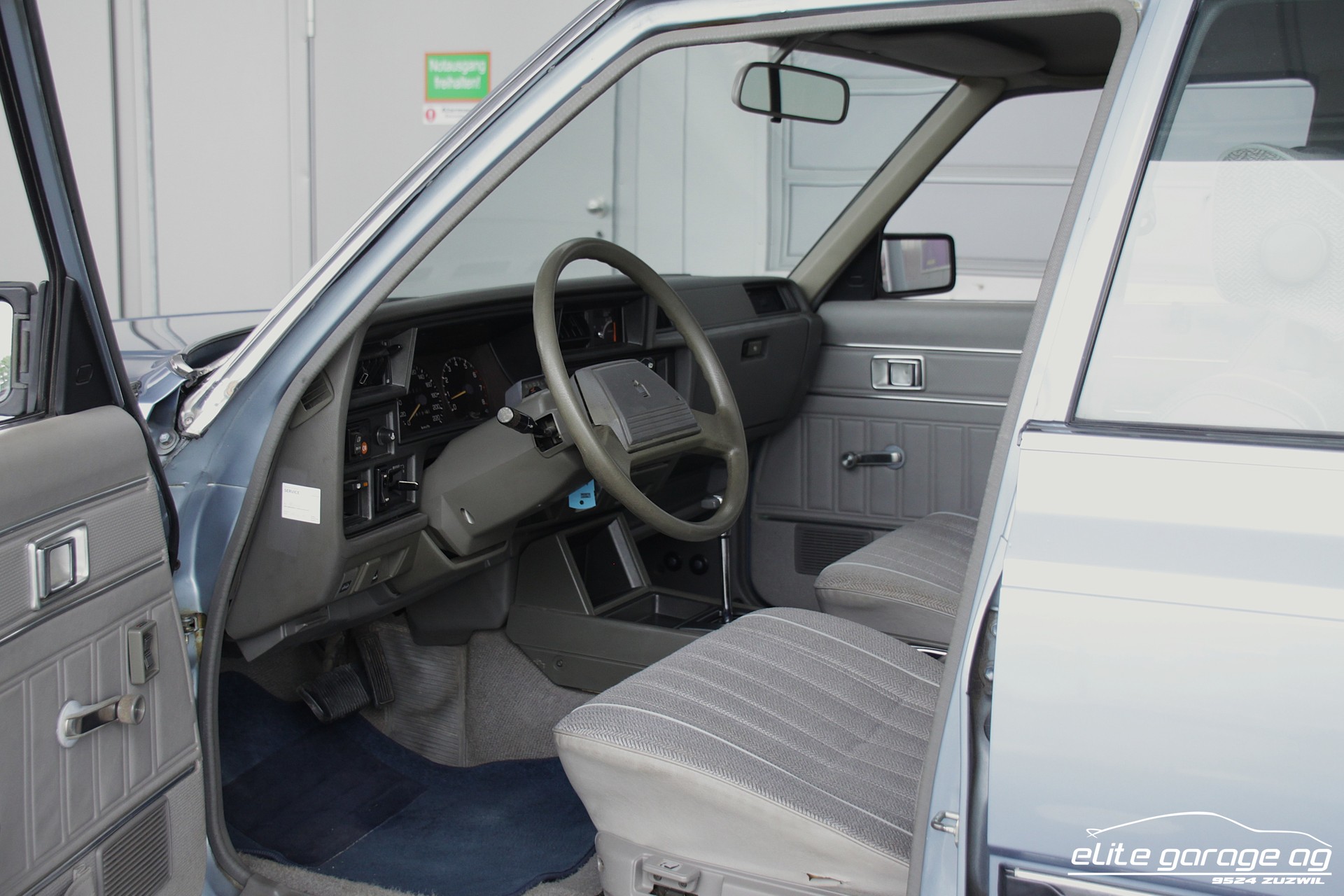 TOYOTA Crown 2800i DL-image-12