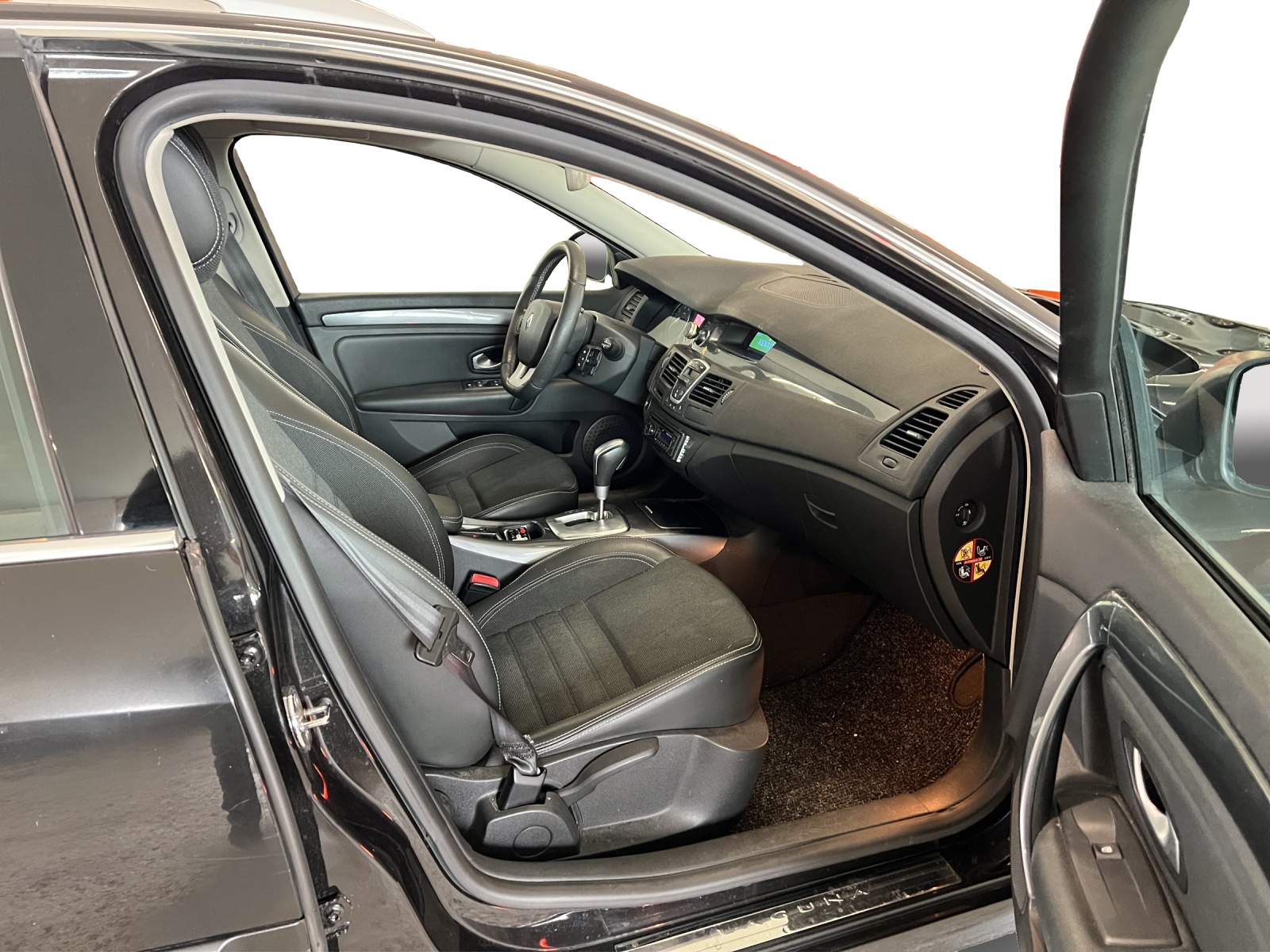 RENAULT Laguna Grandtour 2.0 16V T Dynamique Automatic-image-8