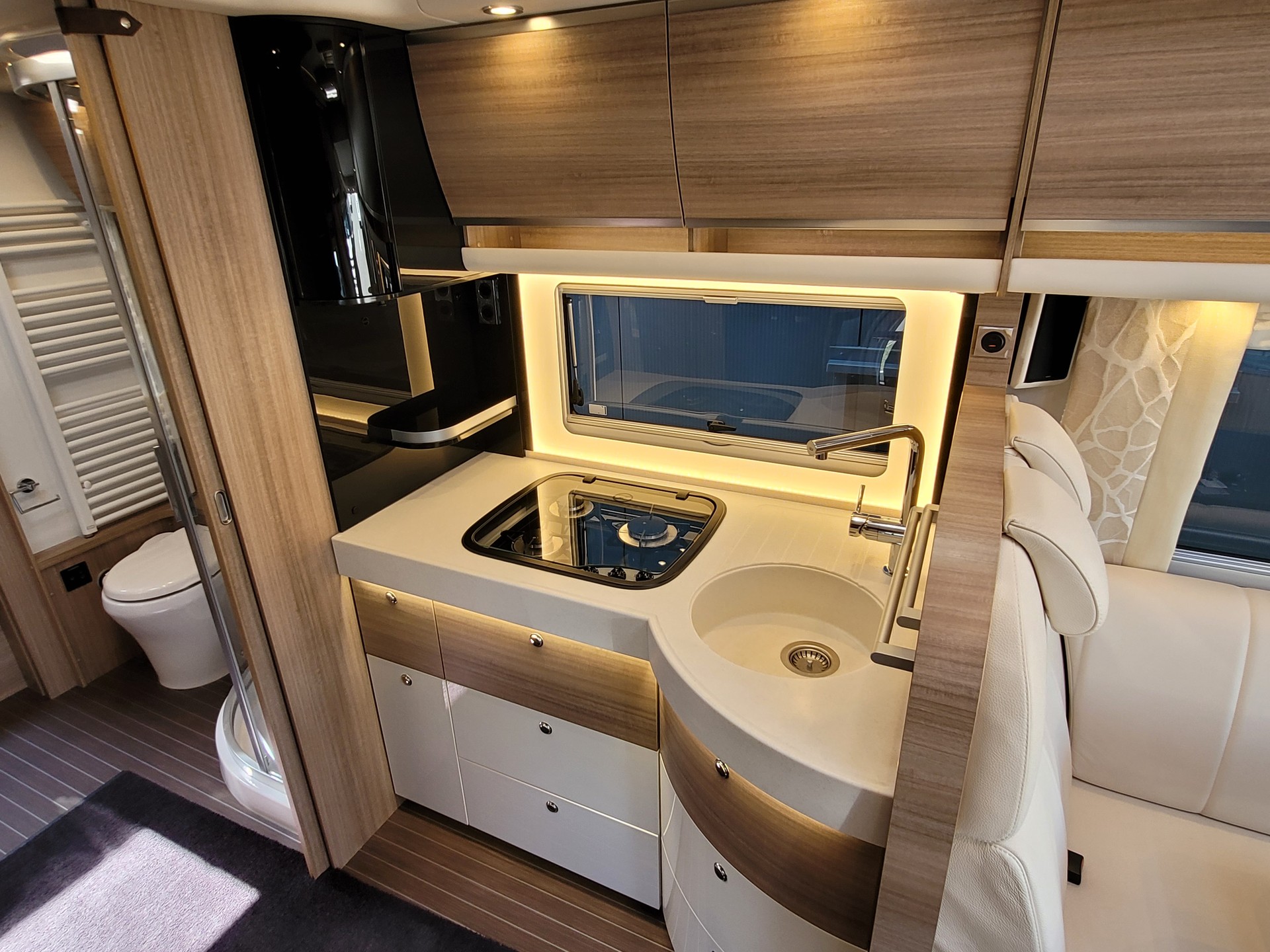 CONCORDE Carver 850 L-image-7