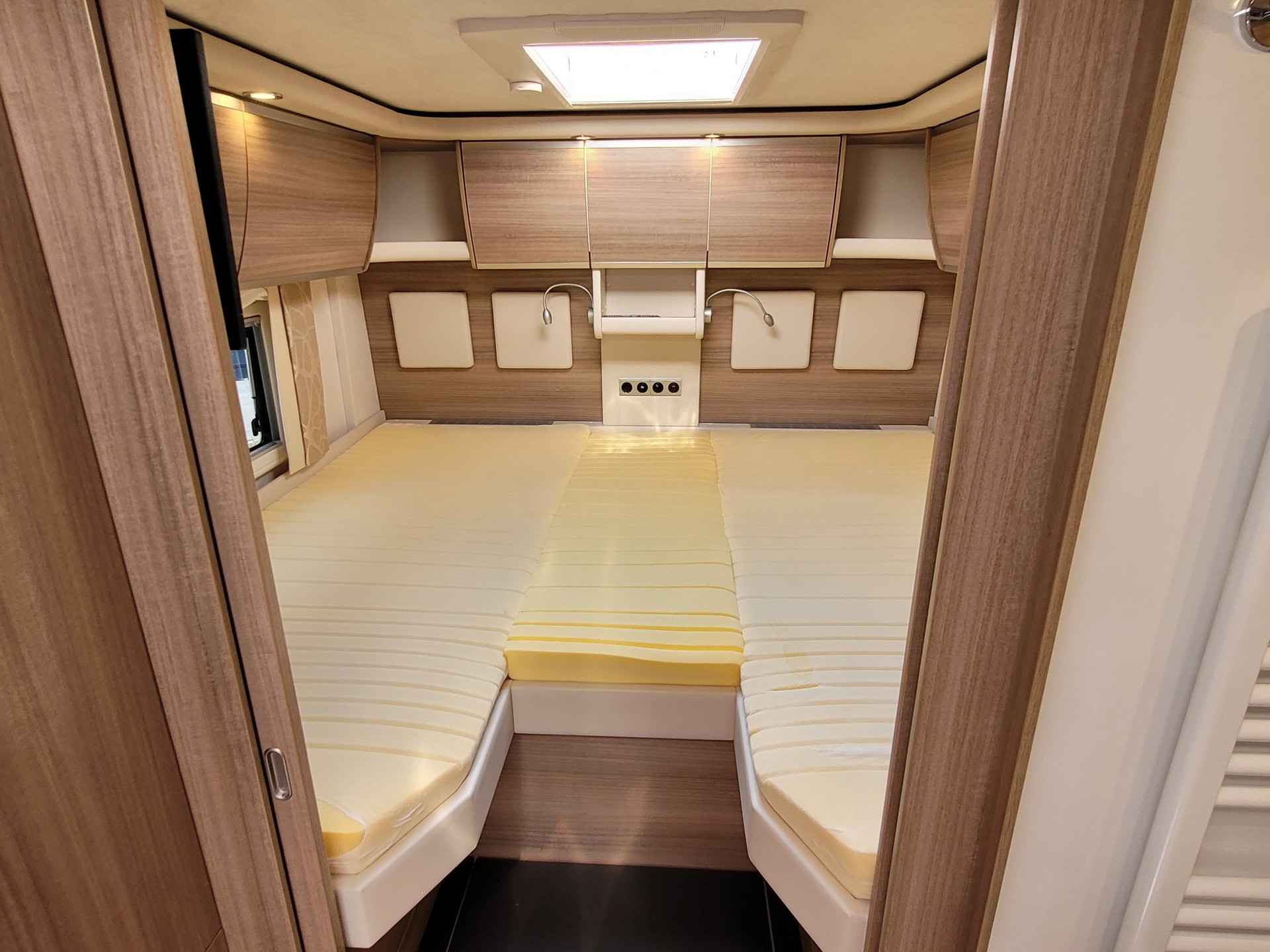 CONCORDE Carver 850 L-image-8
