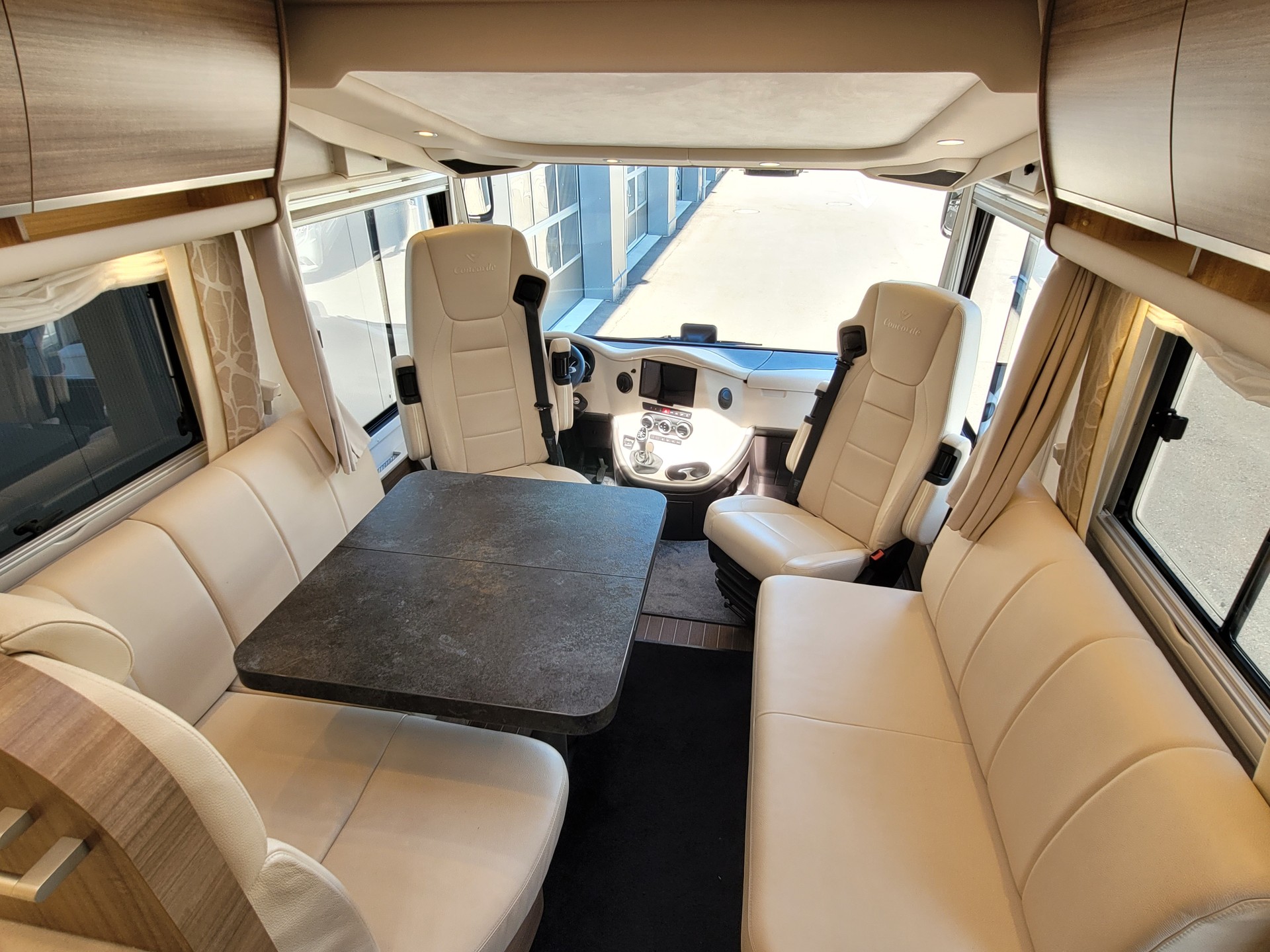 CONCORDE Carver 850 L-image-4