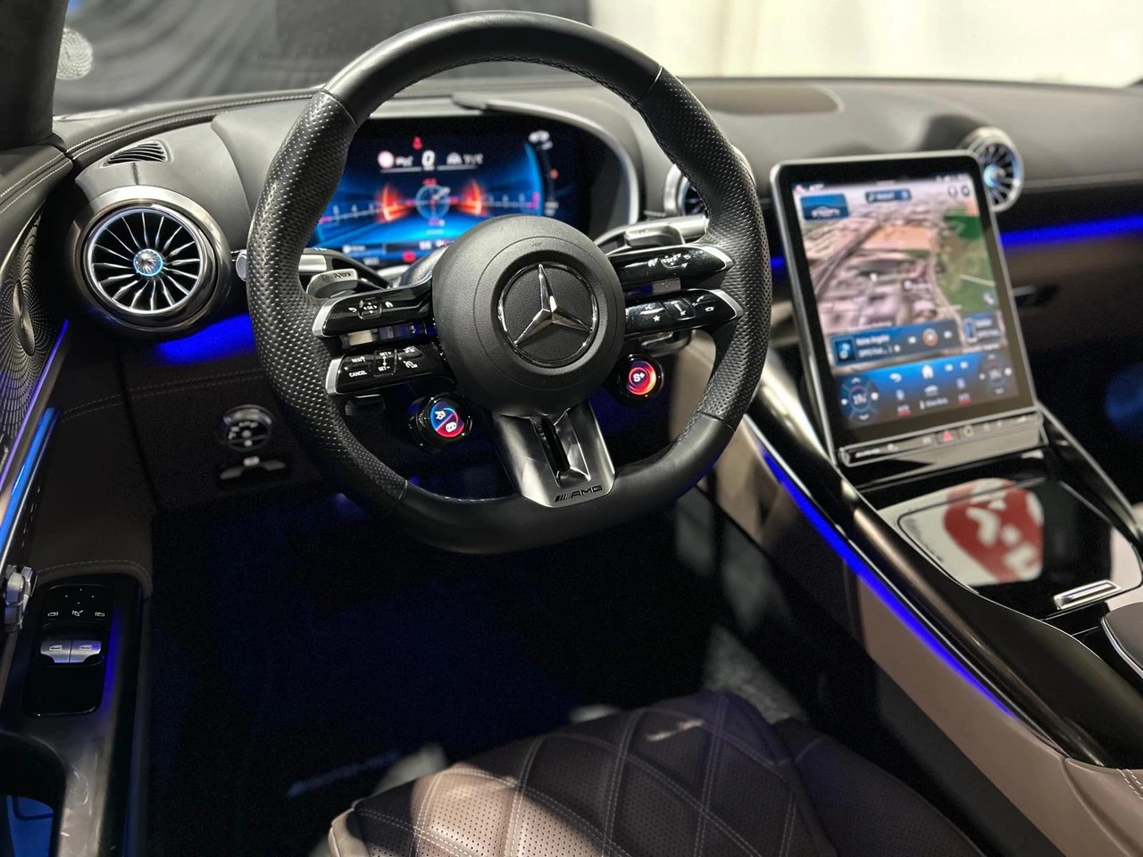 MERCEDES-BENZ AMG GT 63 Executive Edition 4matic+-image-12