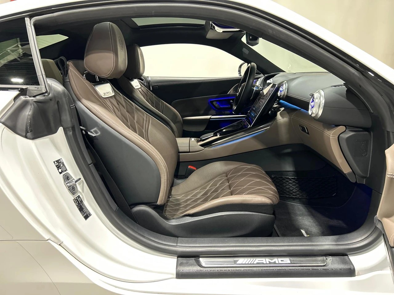 MERCEDES-BENZ AMG GT 63 Executive Edition 4matic+-image-11