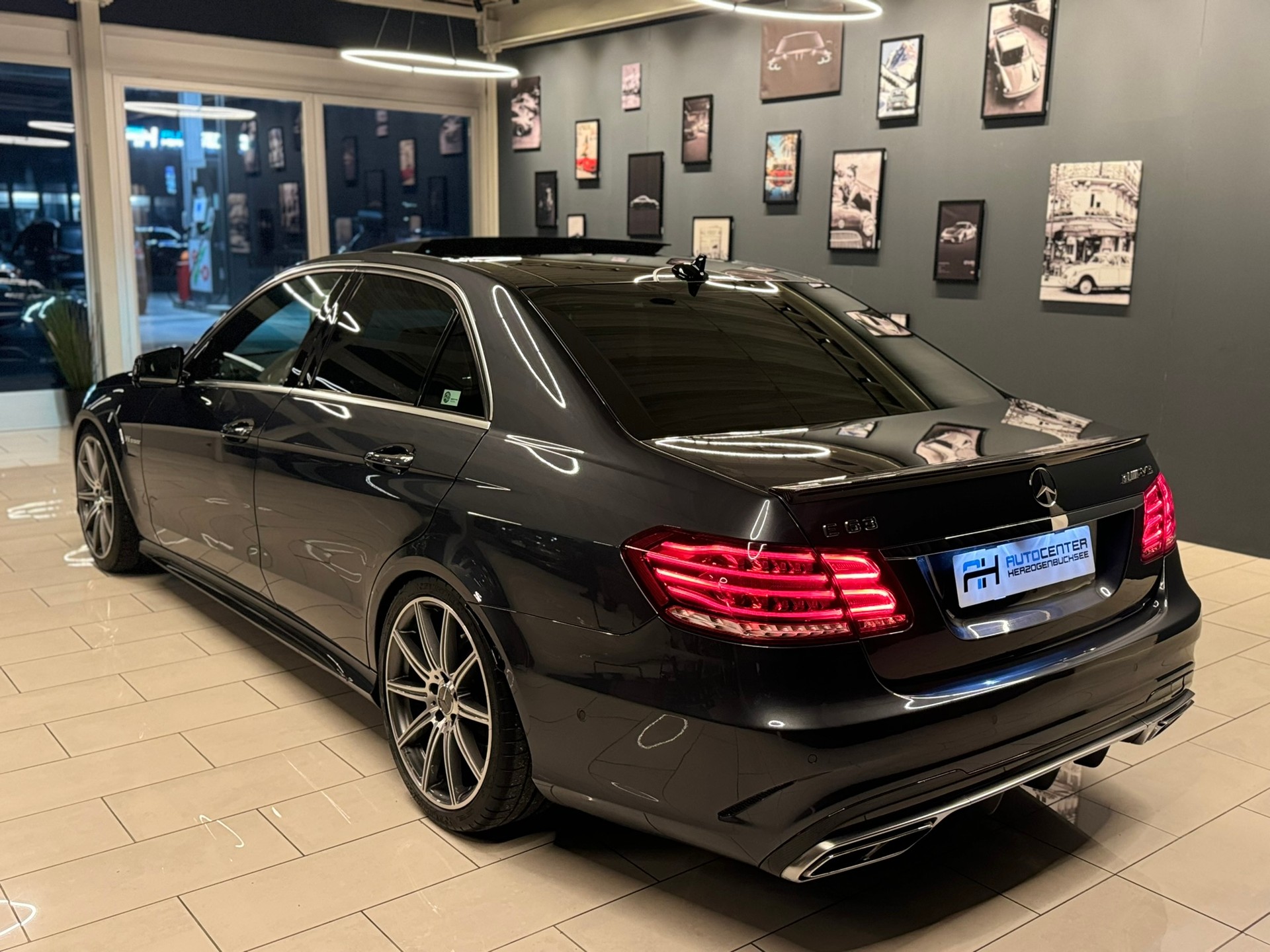 MERCEDES-BENZ E 63 AMG S 4Matic Speedshift-showroom-element-3
