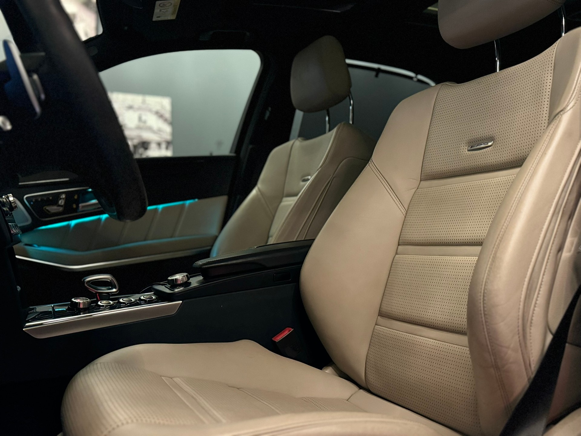 MERCEDES-BENZ E 63 AMG S 4Matic Speedshift-image-10