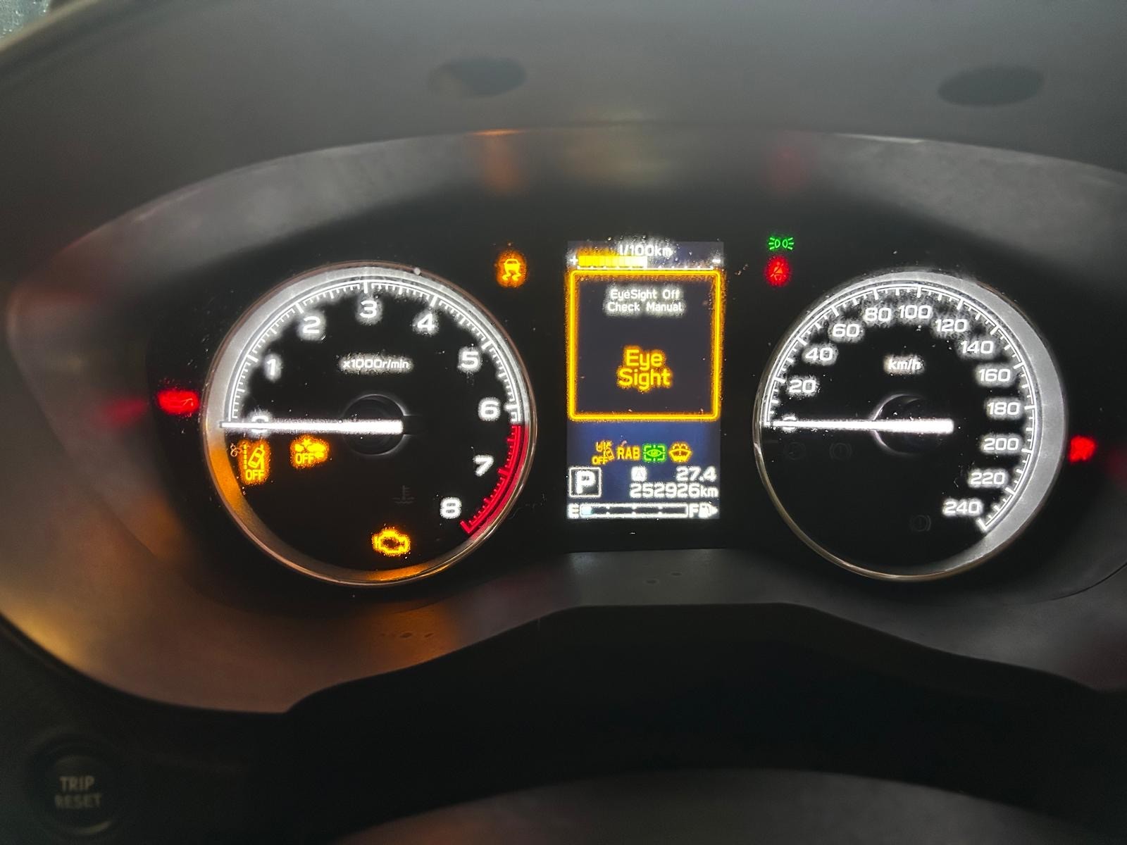SUBARU Forester 2.0i e-Boxer Advantage Lineartronic-image-14