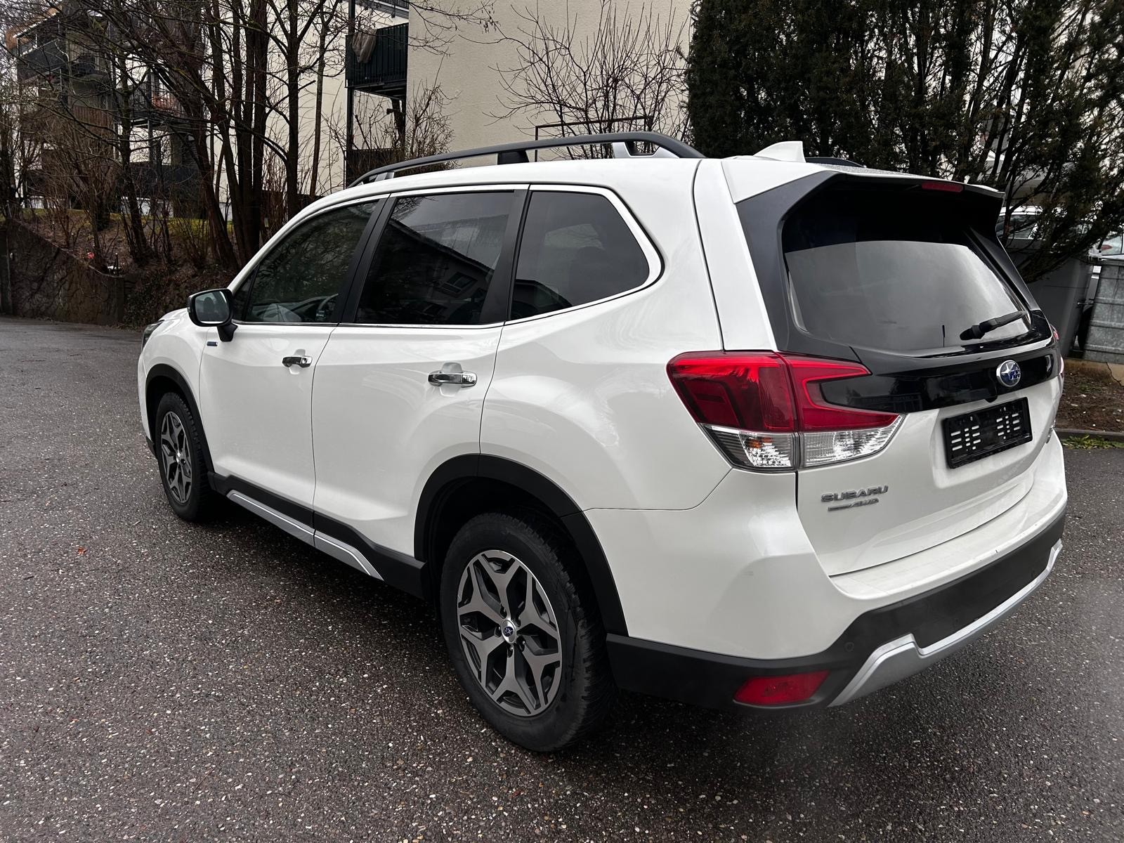 SUBARU Forester 2.0i e-Boxer Advantage Lineartronic-image-6