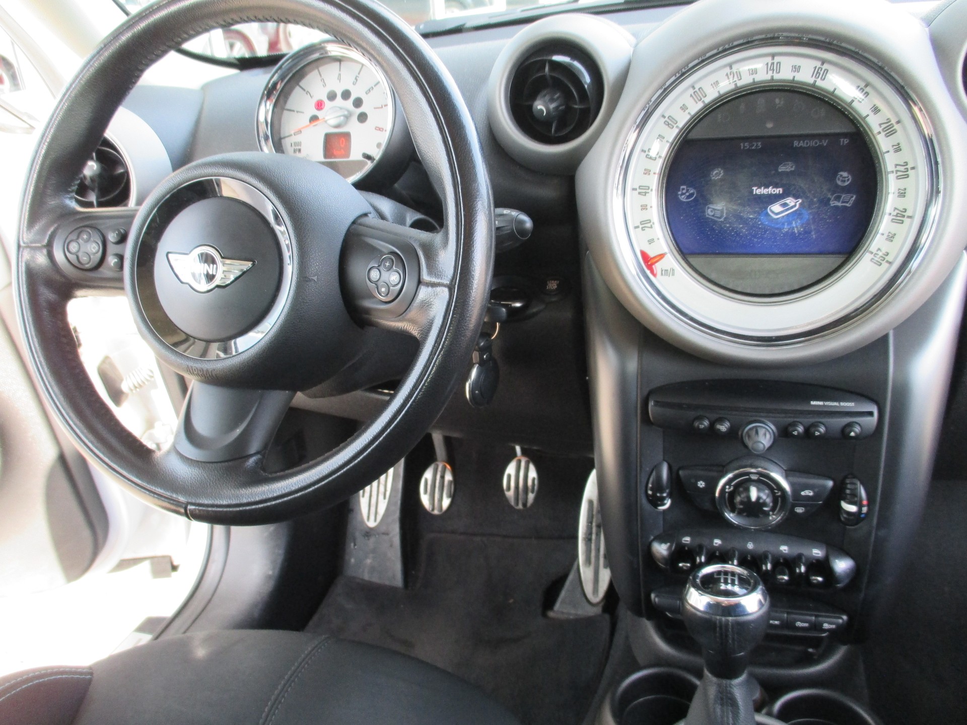 MINI Countryman Cooper S FWD-image-13