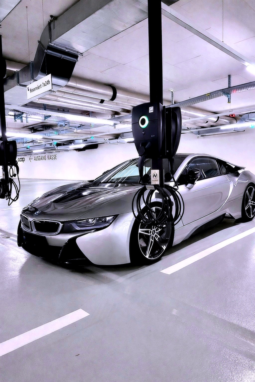 BMW i8 Coupé Facelift | Plug-In Hybrid | AC Schnitzer | Laserlicht | Carbon | Gepflegt | Vollausstattung | CH-Fahrzeug