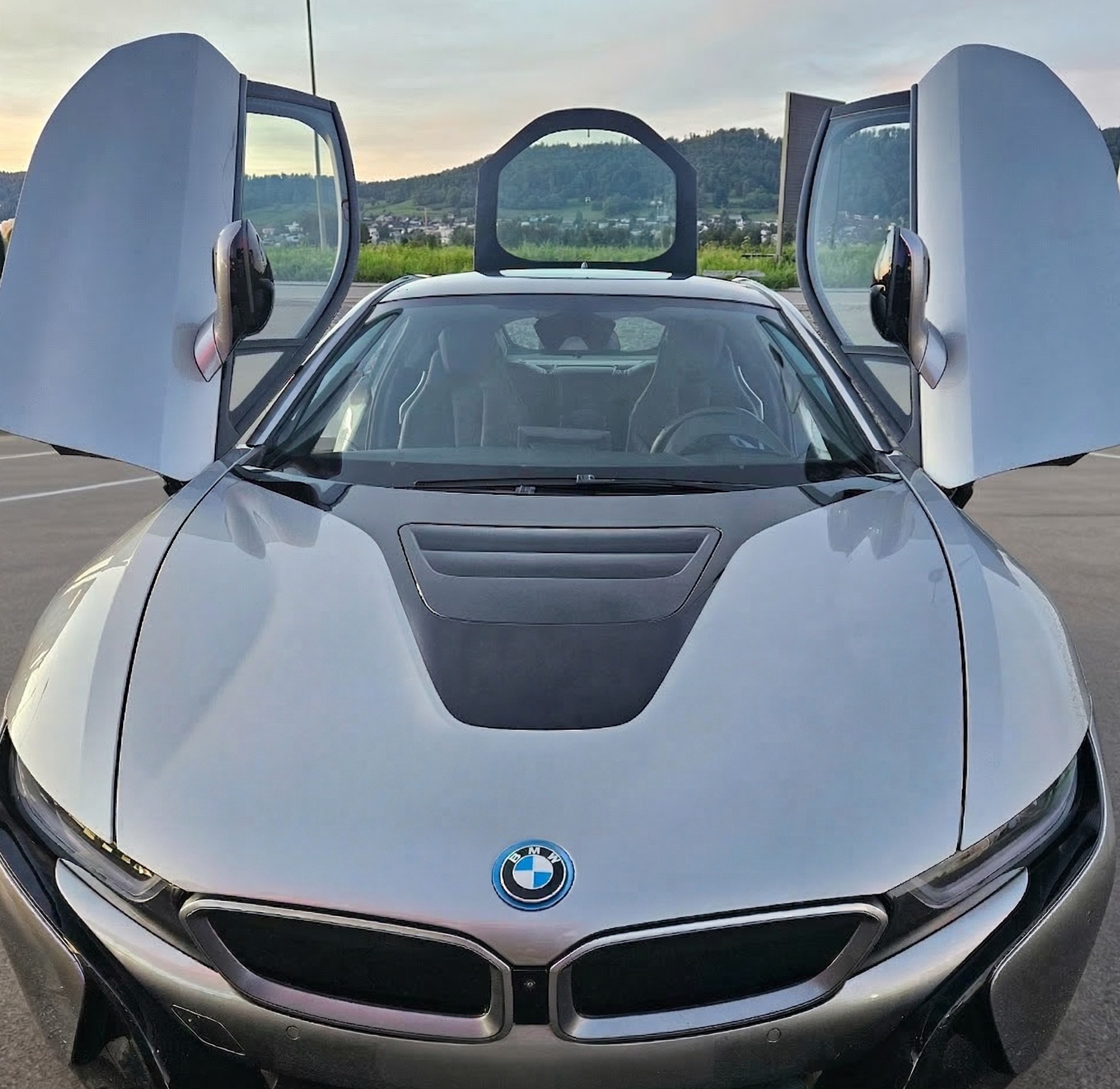 BMW i8 Coupé Facelift | Plug-In Hybrid | AC Schnitzer | Laserlicht | Carbon | Gepflegt | Vollausstattung | CH-Fahrzeug-image-1