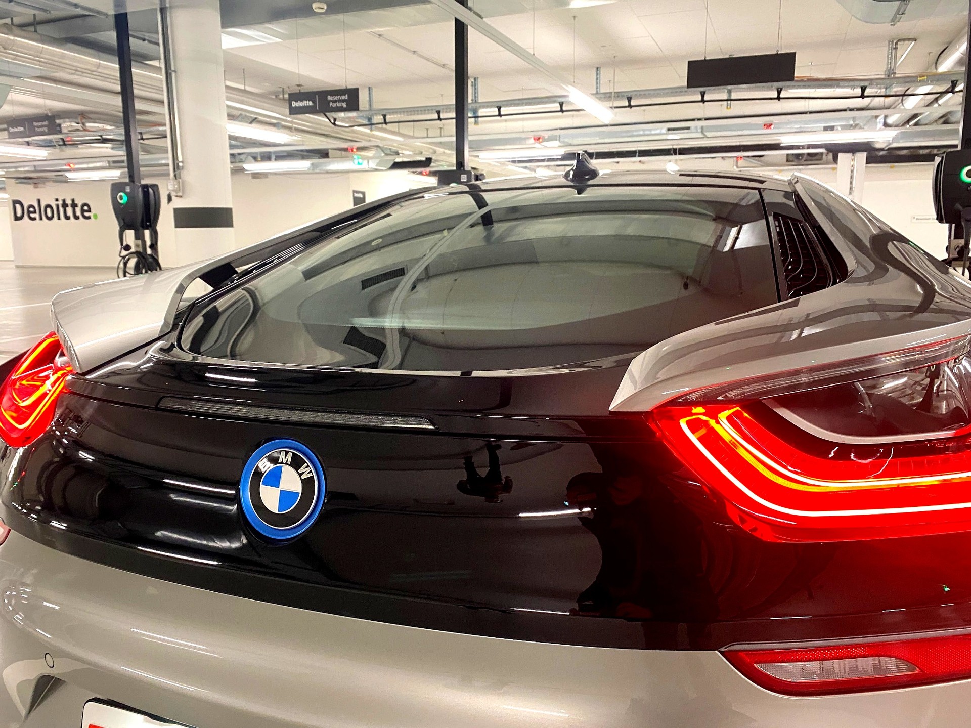 BMW i8 Coupé Facelift | Plug-In Hybrid | AC Schnitzer | Laserlicht | Carbon | Gepflegt | Vollausstattung | CH-Fahrzeug-image-8