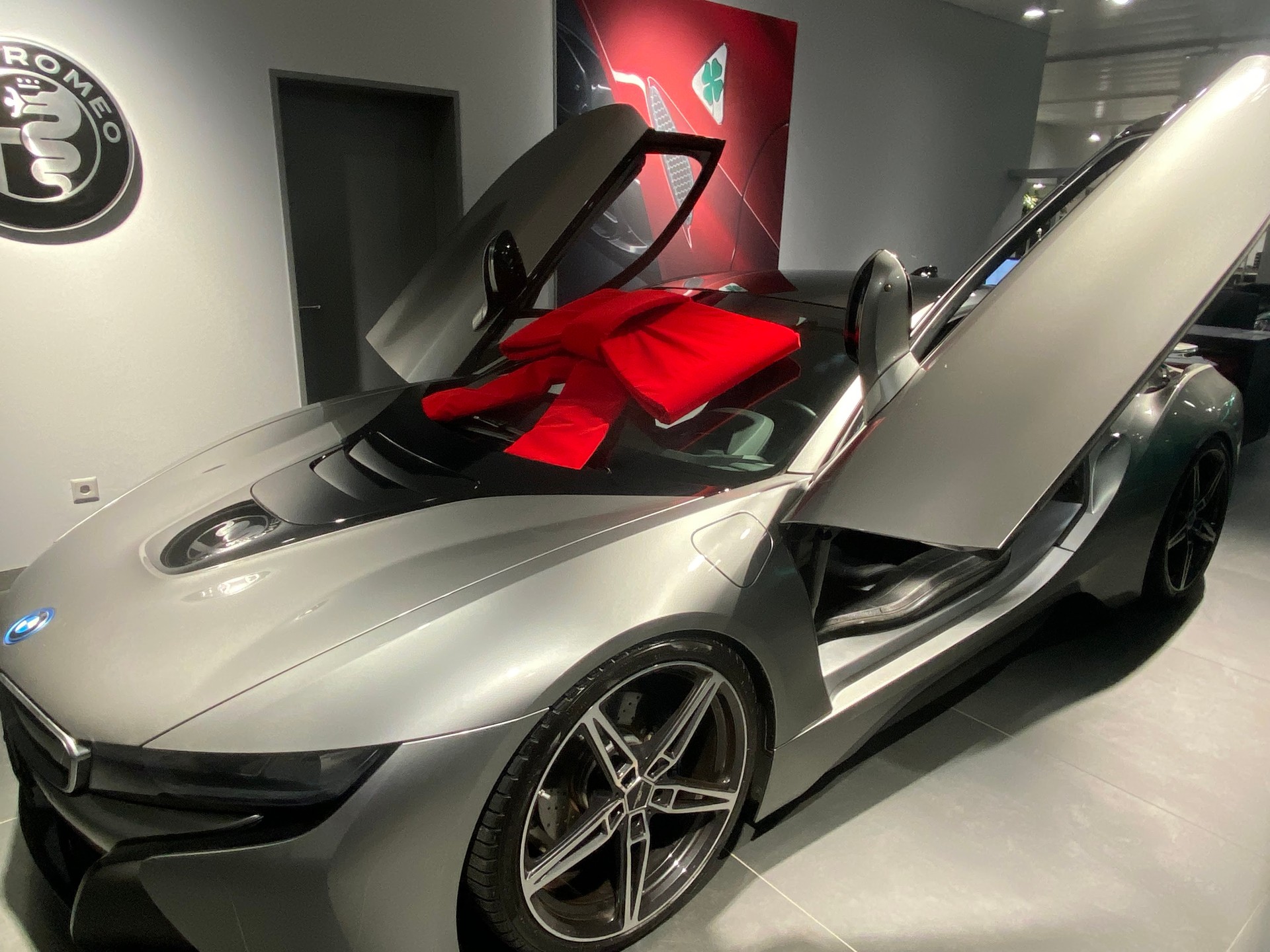 BMW i8 Coupé Facelift | Plug-In Hybrid | AC Schnitzer | Laserlicht | Carbon | Gepflegt | Vollausstattung | CH-Fahrzeug-image-5