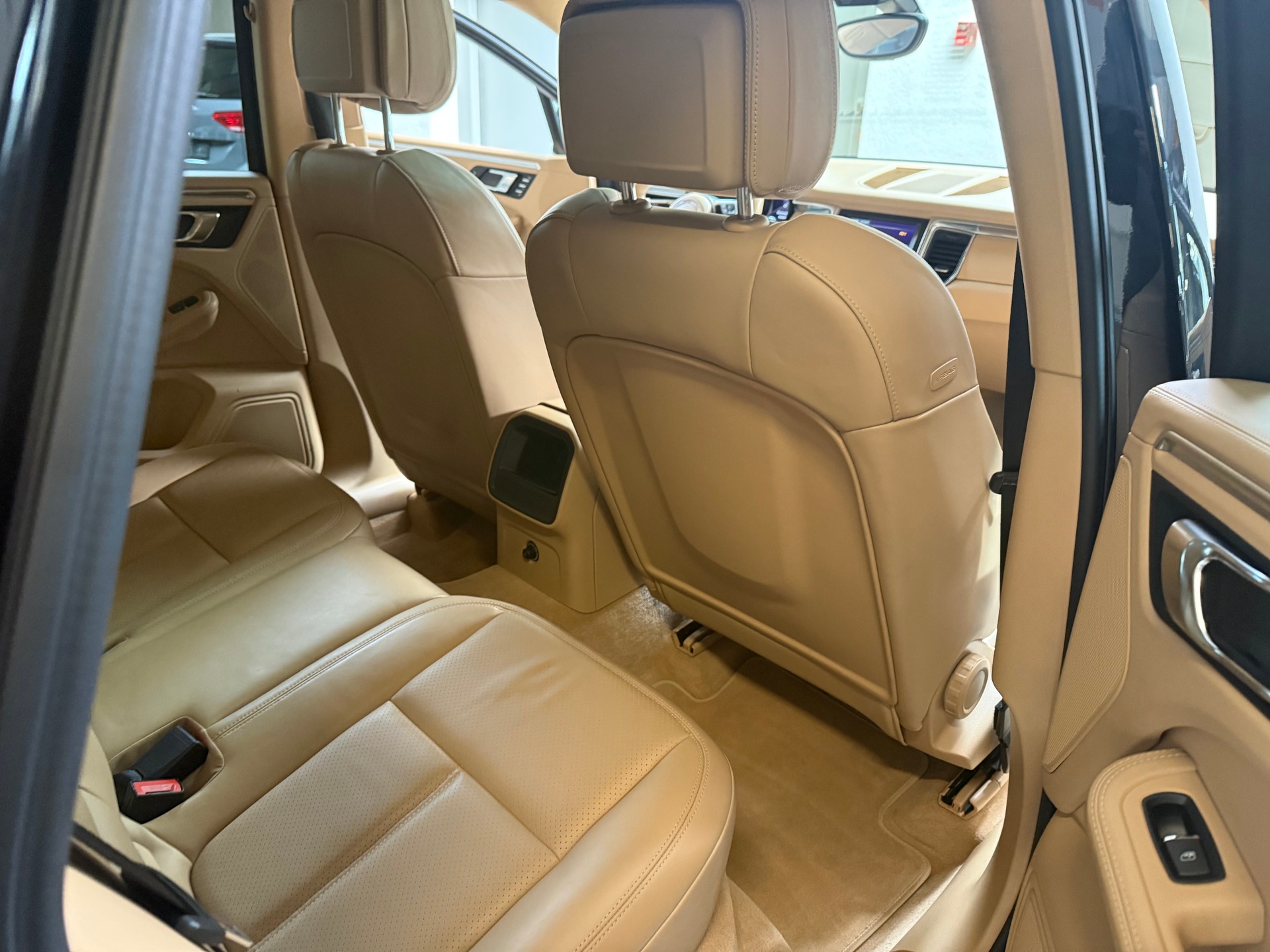 PORSCHE Macan S PDK-image-12