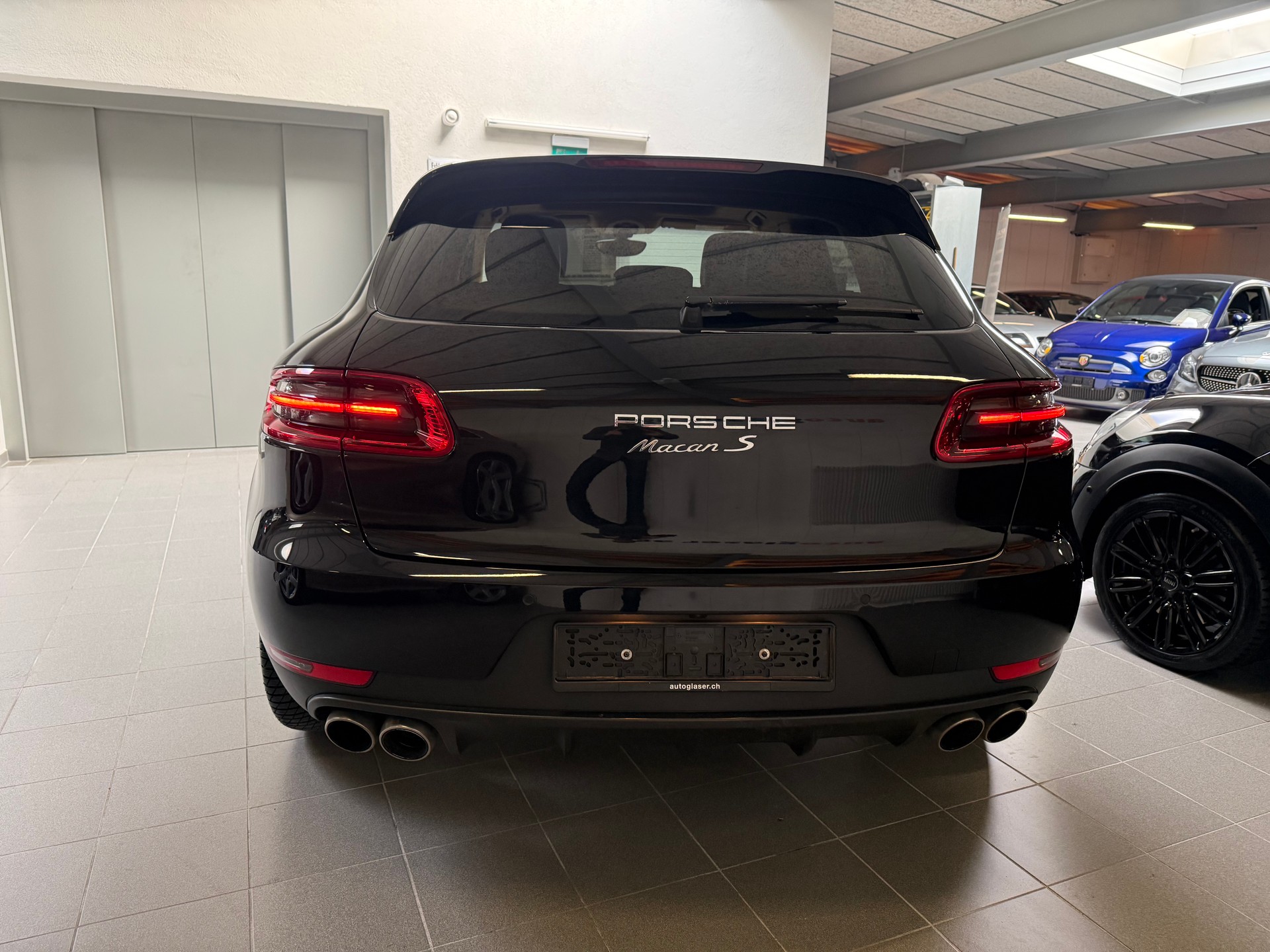 PORSCHE Macan S PDK-showroom-element-3