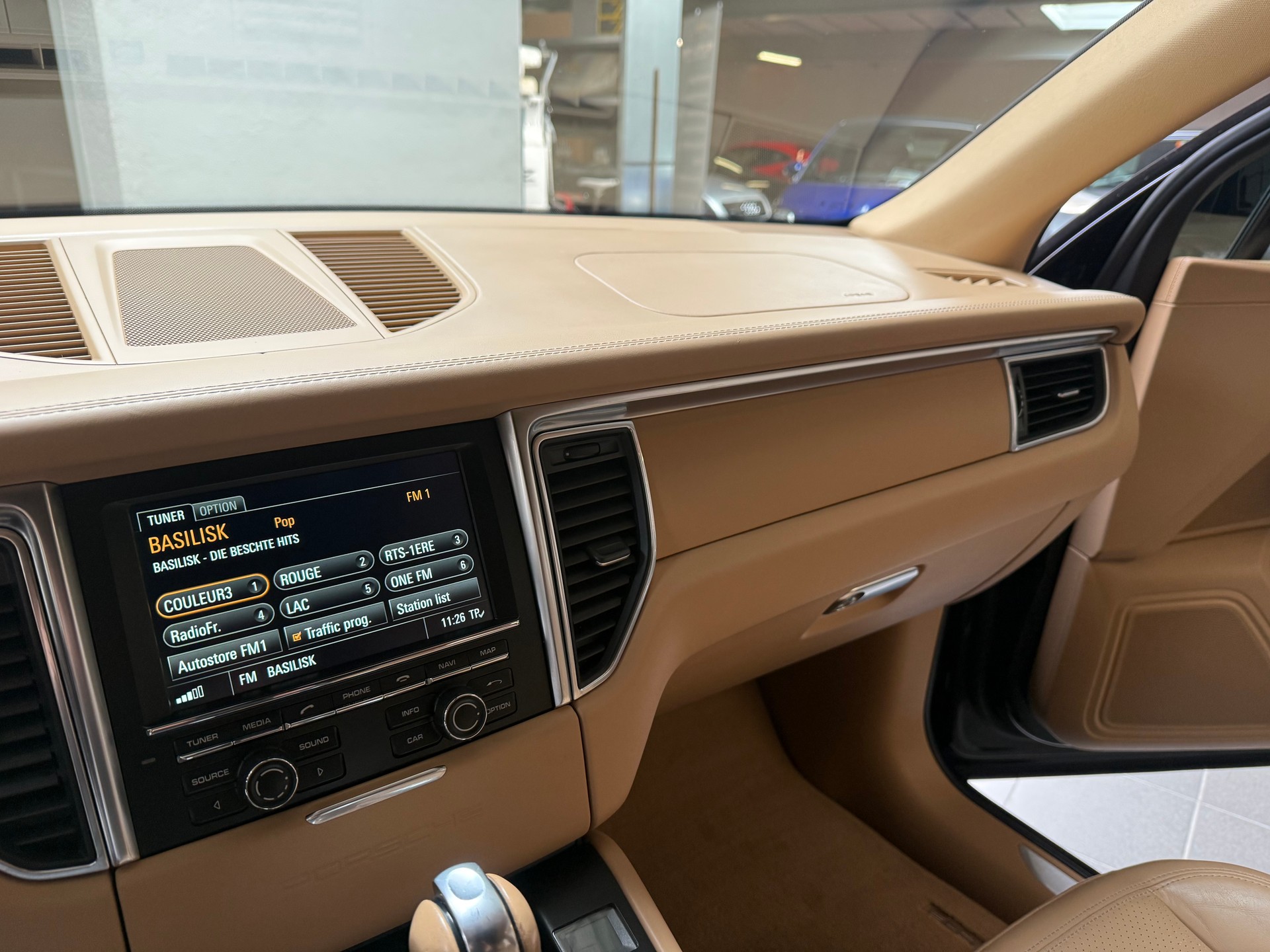 PORSCHE Macan S PDK-image-15