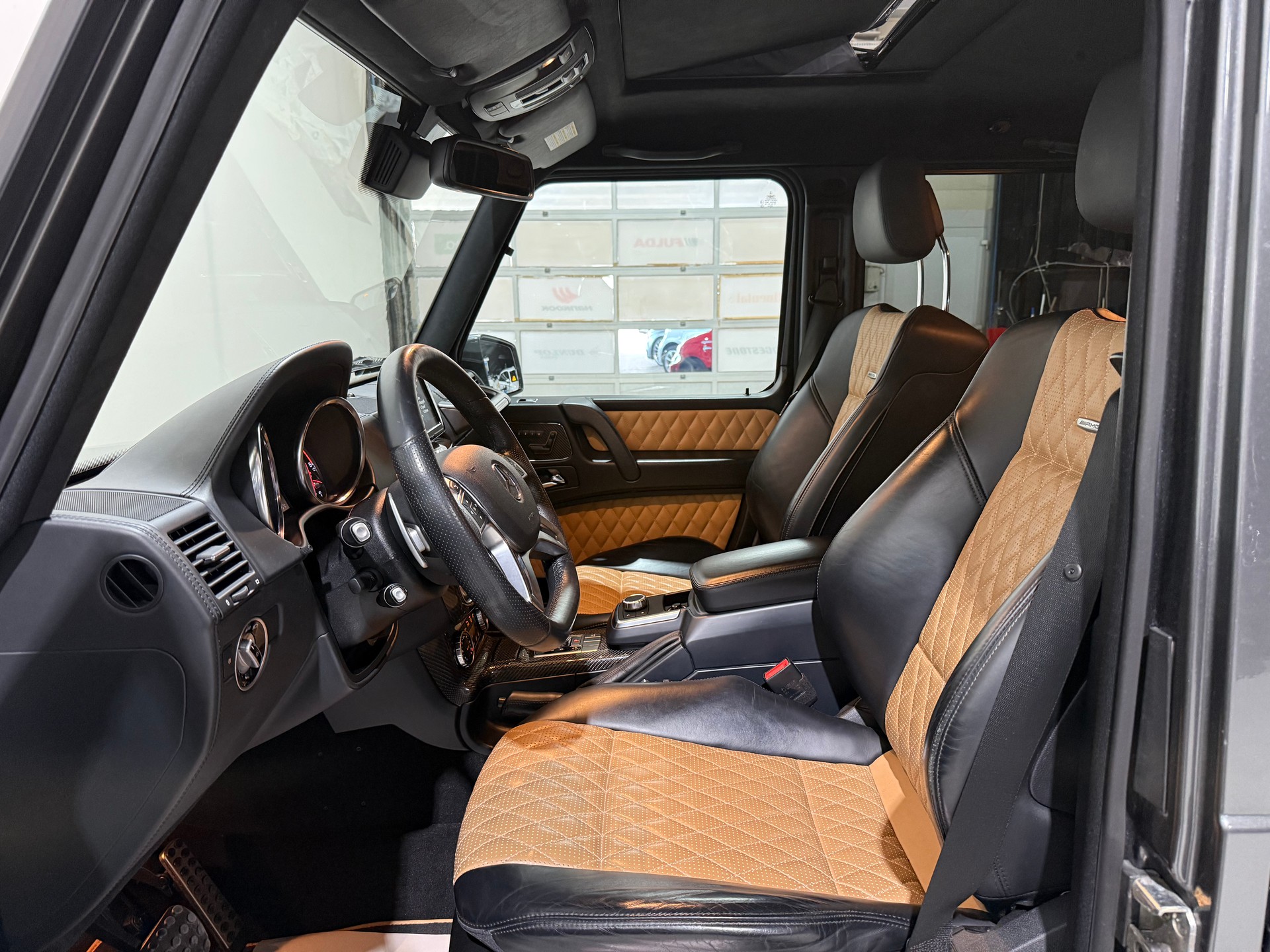 MERCEDES-BENZ G 63 AMG Automatic-image-12