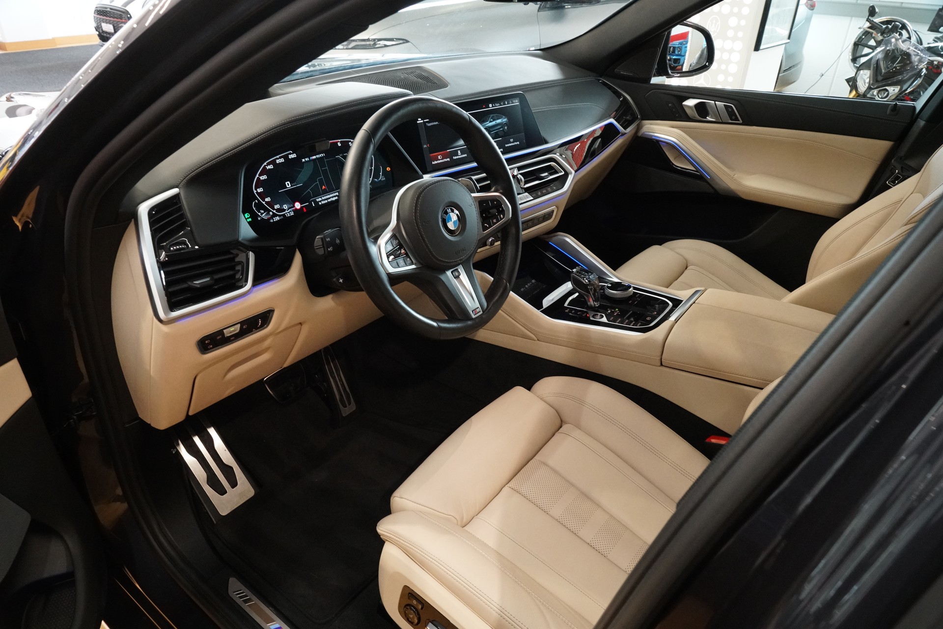 BMW X6 M50i Steptronic-image-9