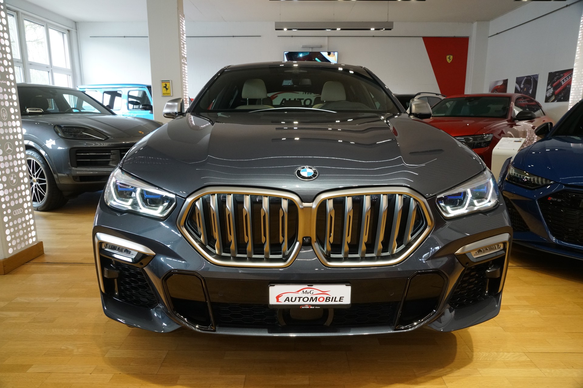 BMW X6 M50i Steptronic-showroom-element-1