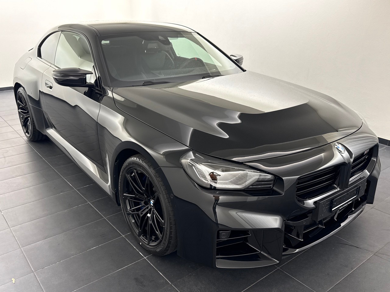 BMW M2 Steptronic-showroom-element-3