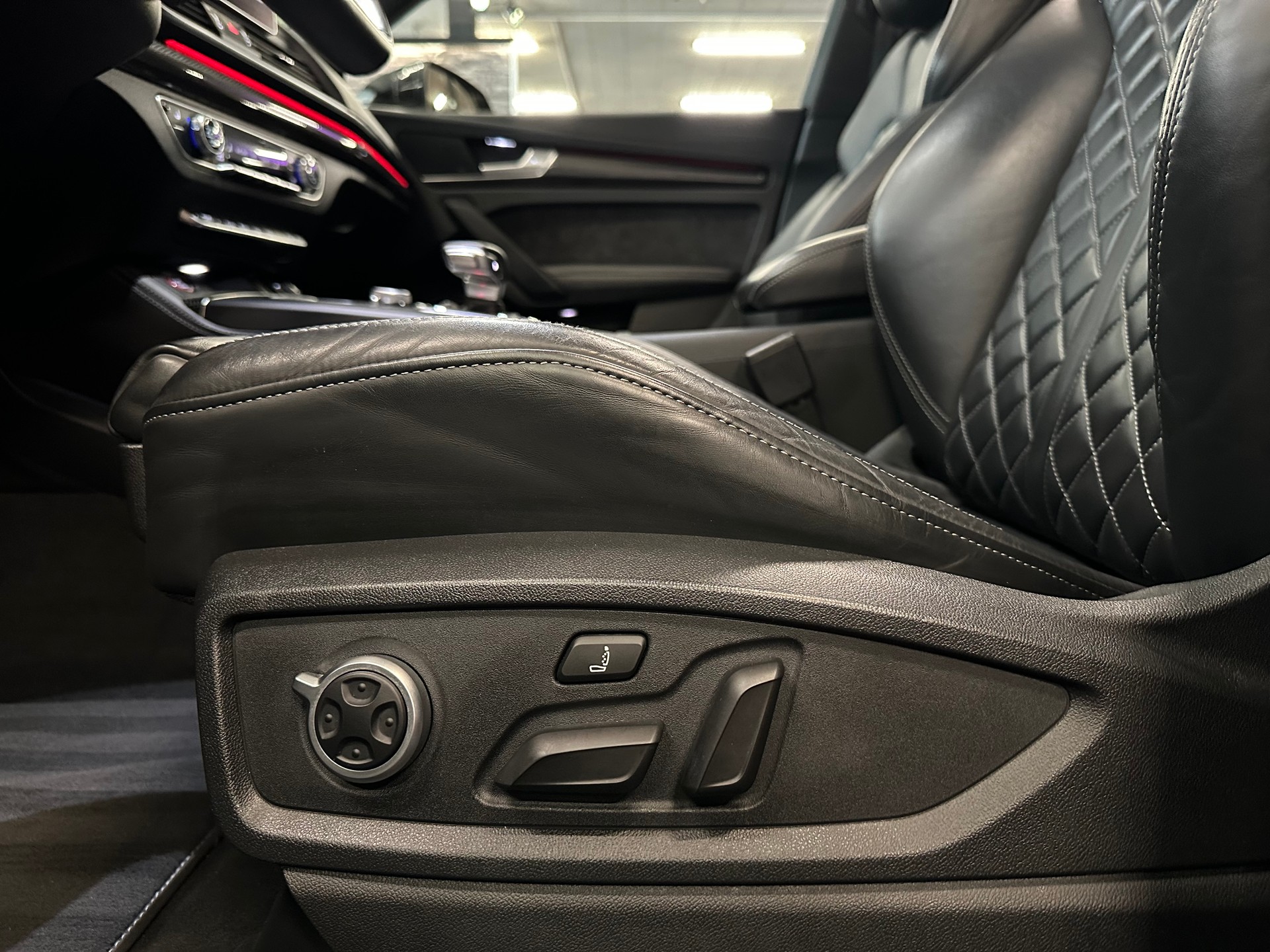 AUDI SQ5 TDI quattro tiptronic-image-10