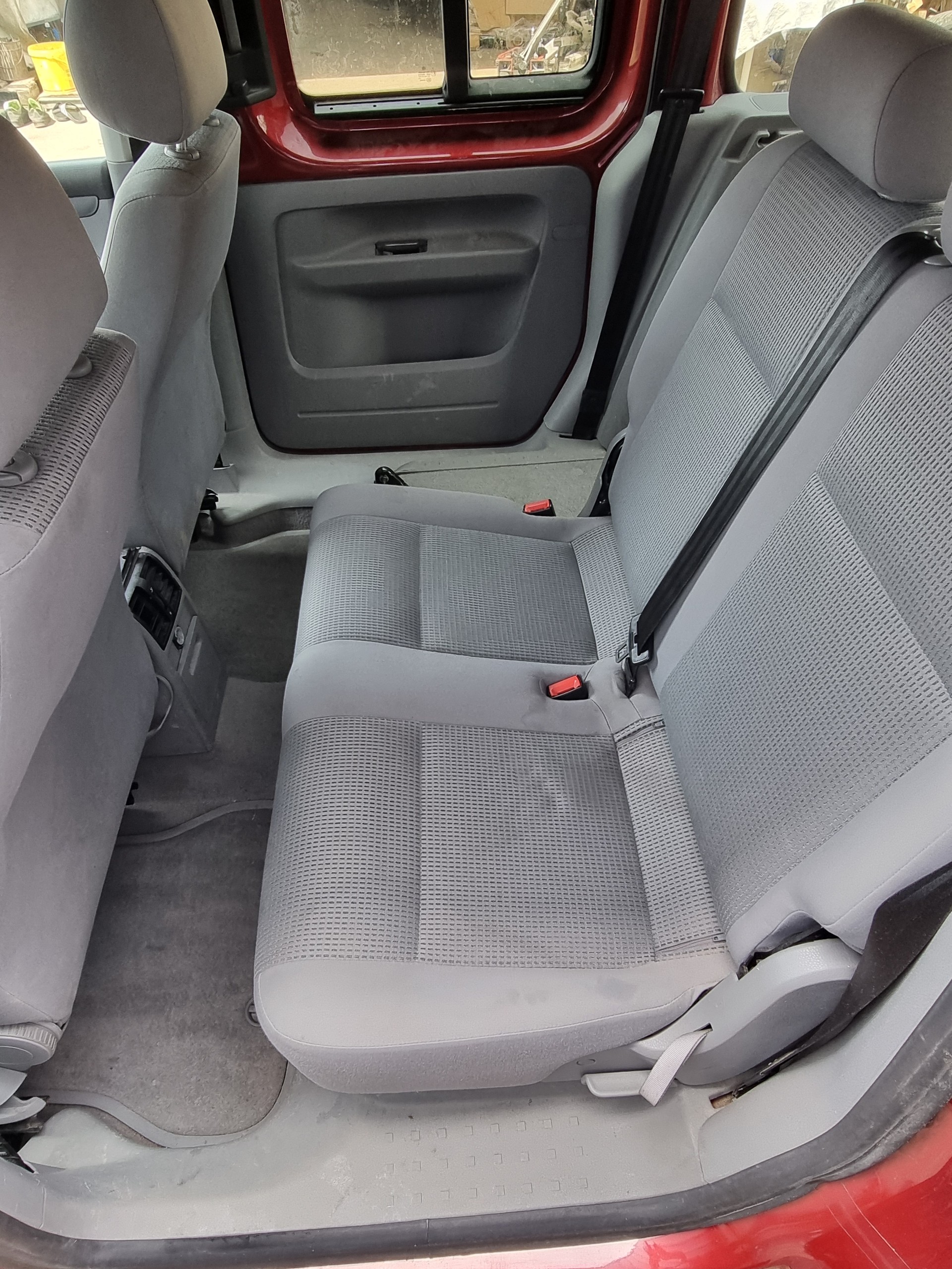 VW Caddy Life 1.6-image-11