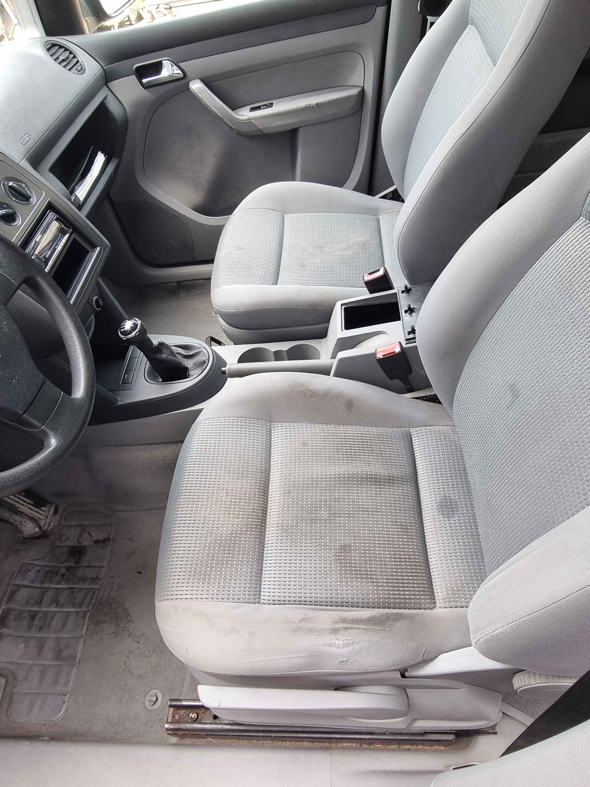 VW Caddy Life 1.6-image-10