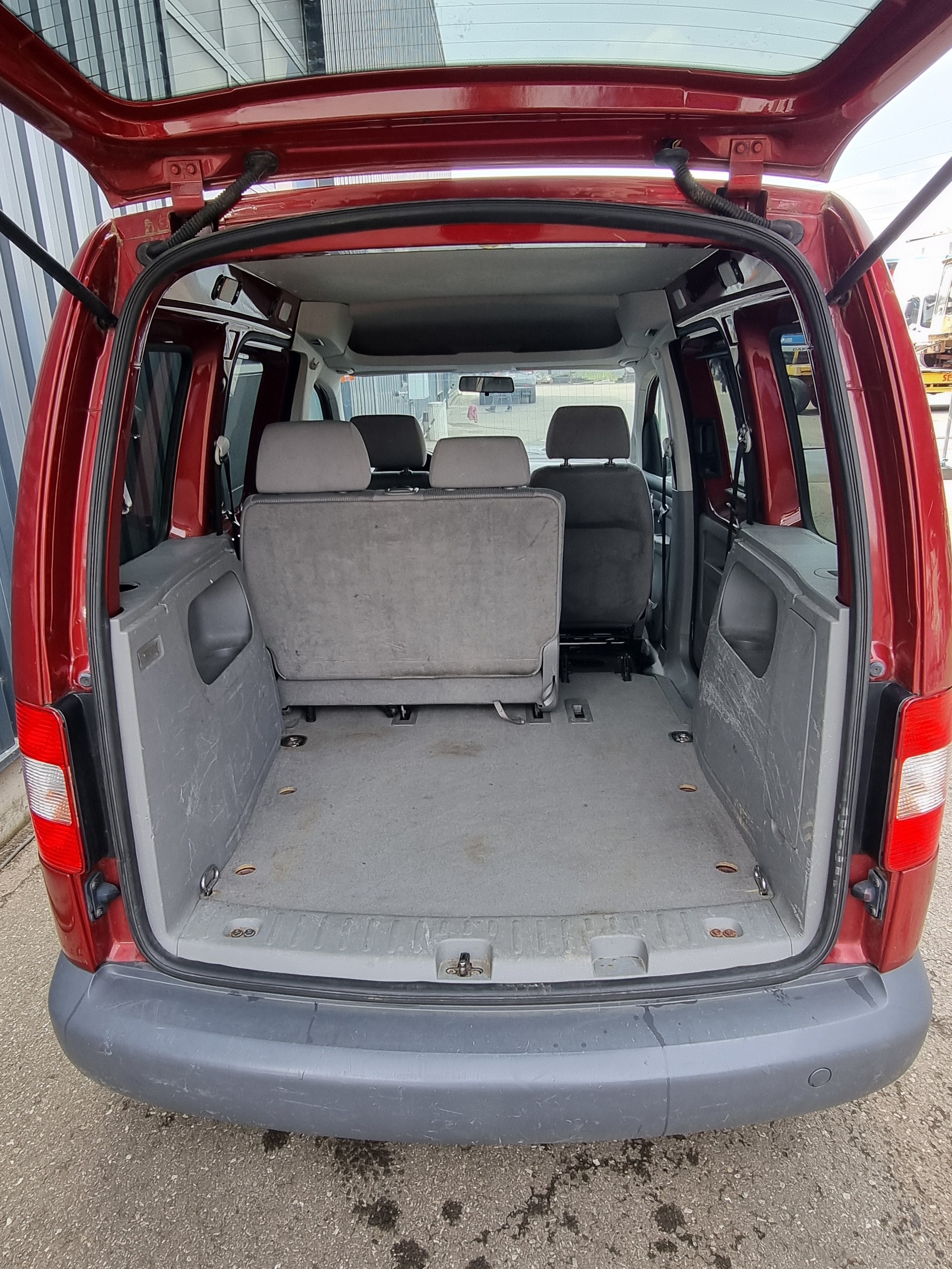 VW Caddy Life 1.6-image-8